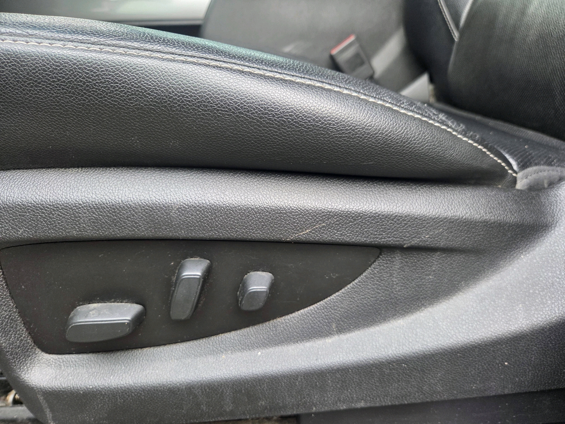 /automotionmotorsrvltd/2017-Chevrolet-Silverado1500-9853099437760418.jpg
