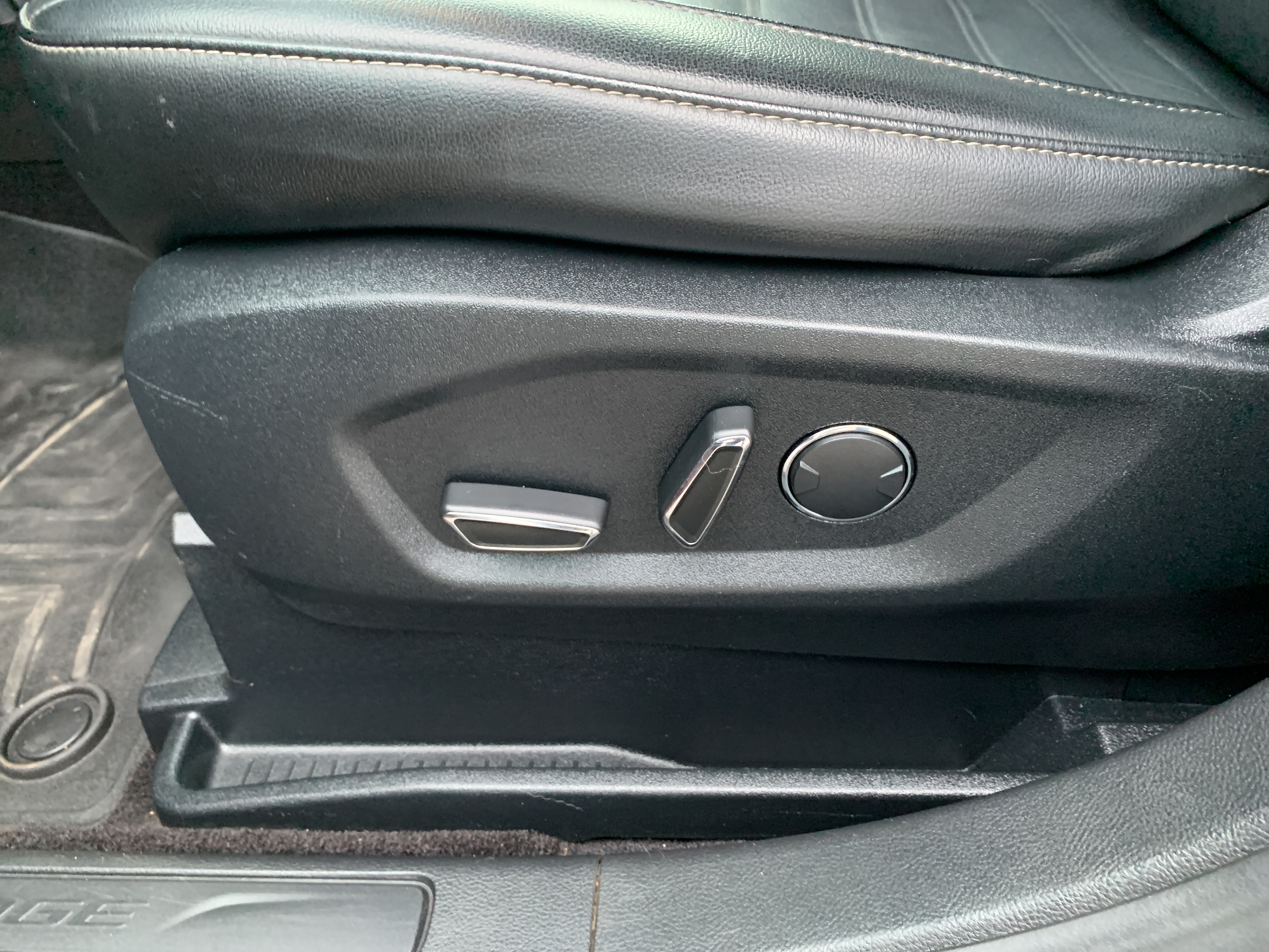 /automotionmotorsrvltd/2017-Ford-Edge-14688562863402344.jpg