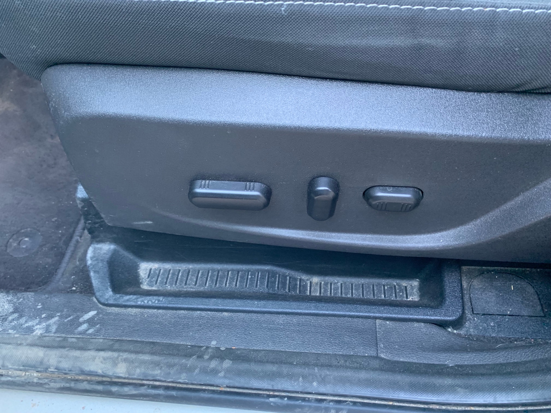 /automotionmotorsrvltd/2017-Ford-Escape-29958671352425315.jpg