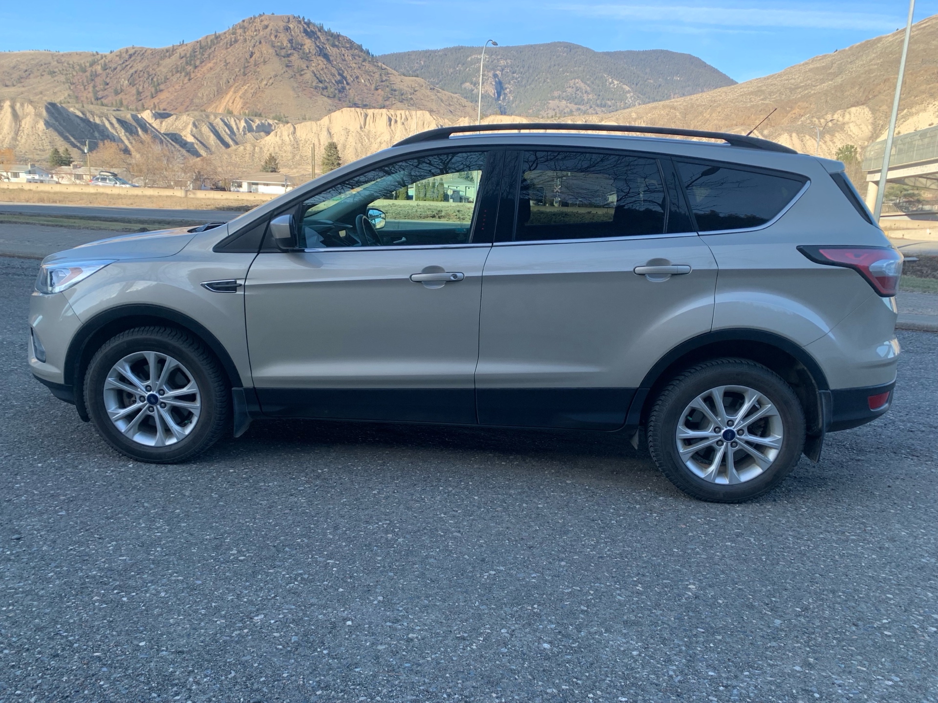 /automotionmotorsrvltd/2017-Ford-Escape-42395112826677495.jpg