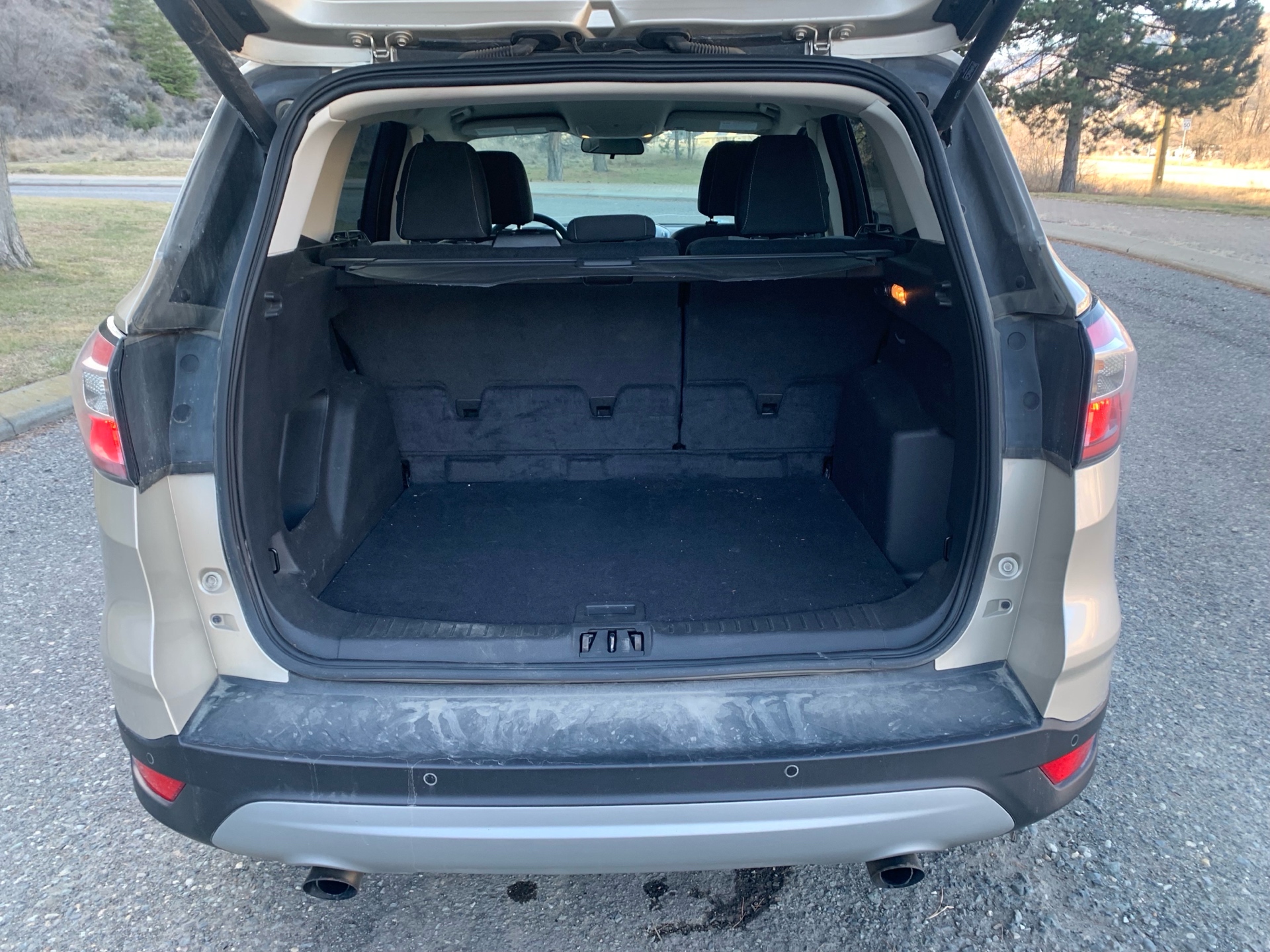 /automotionmotorsrvltd/2017-Ford-Escape-687381105126603.jpg