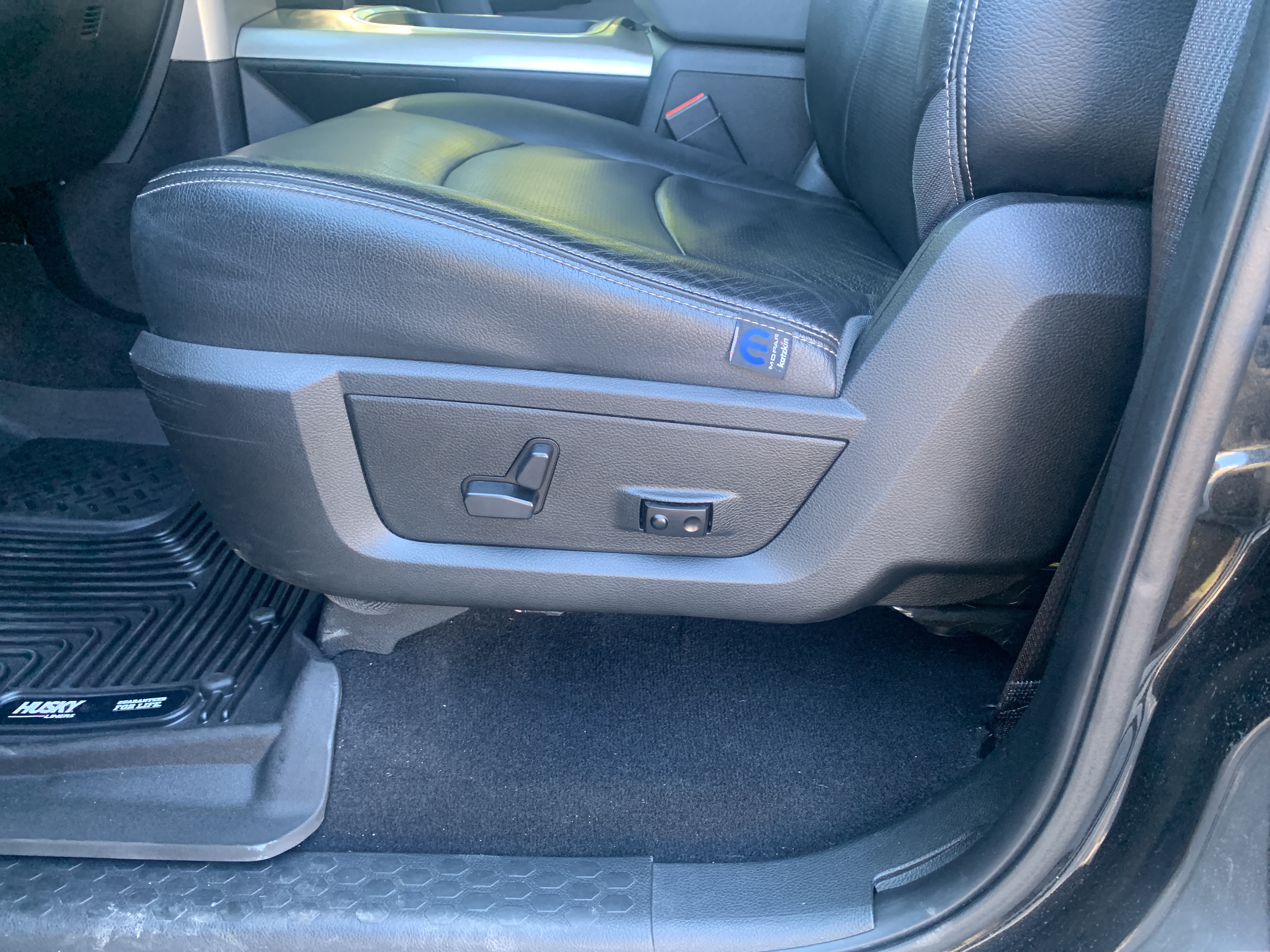 /automotionmotorsrvltd/2018-Ram-1500-5107618527752851.jpg