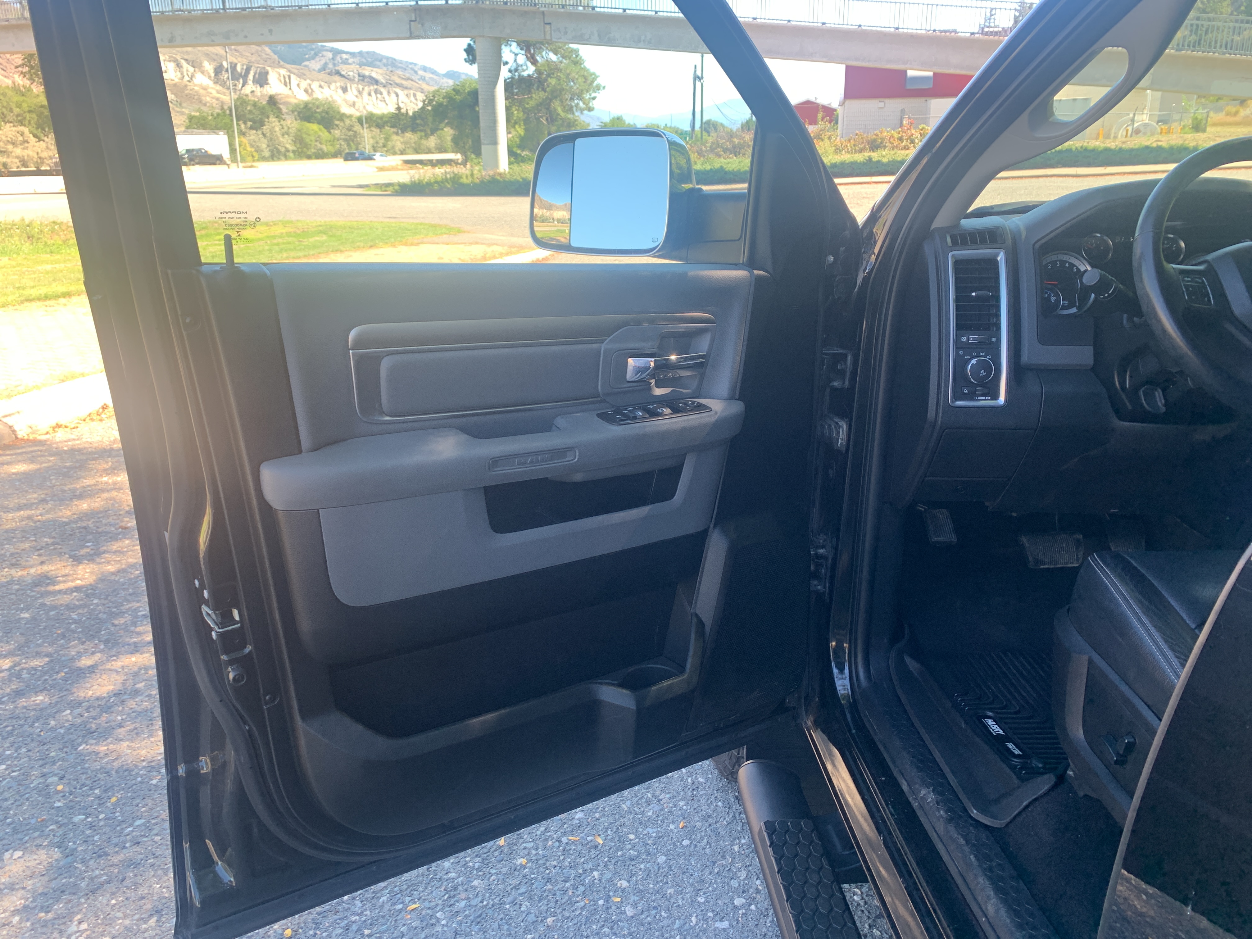 /automotionmotorsrvltd/2018-Ram-1500-9463131109386627.jpg