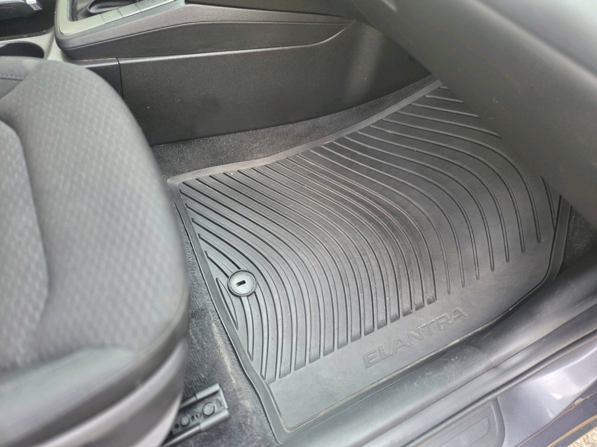 /automotionmotorsrvltd/2019-Hyundai-Elantra-479777660362128.jpg
