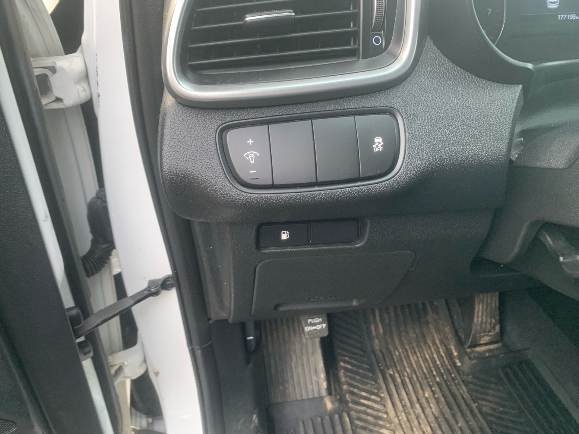 /automotionmotorsrvltd/2019-Kia-Sorento-2547085834619993.jpg