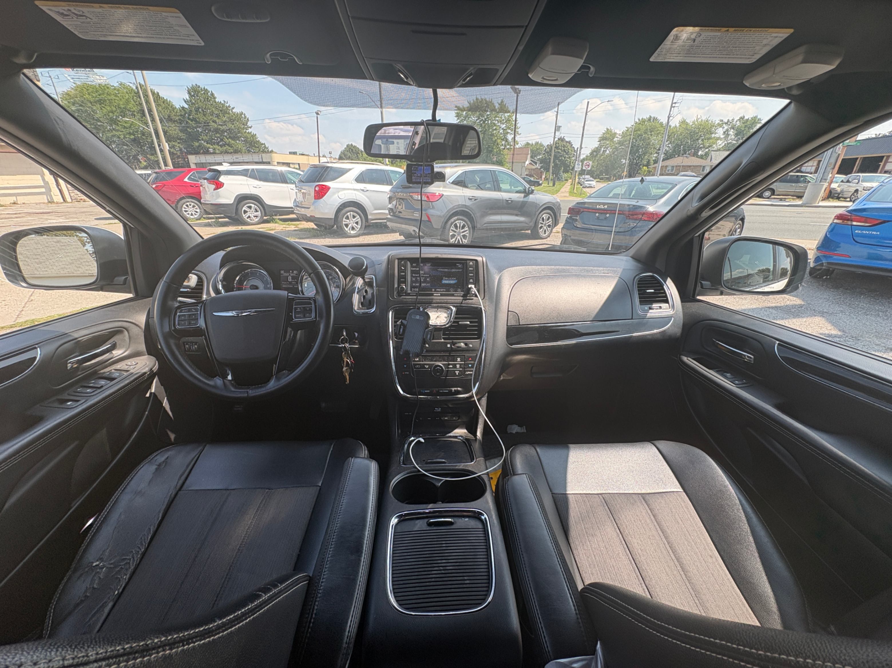/autonationcarsales/2015-Chrysler-Town&-01783154962890987.jpg