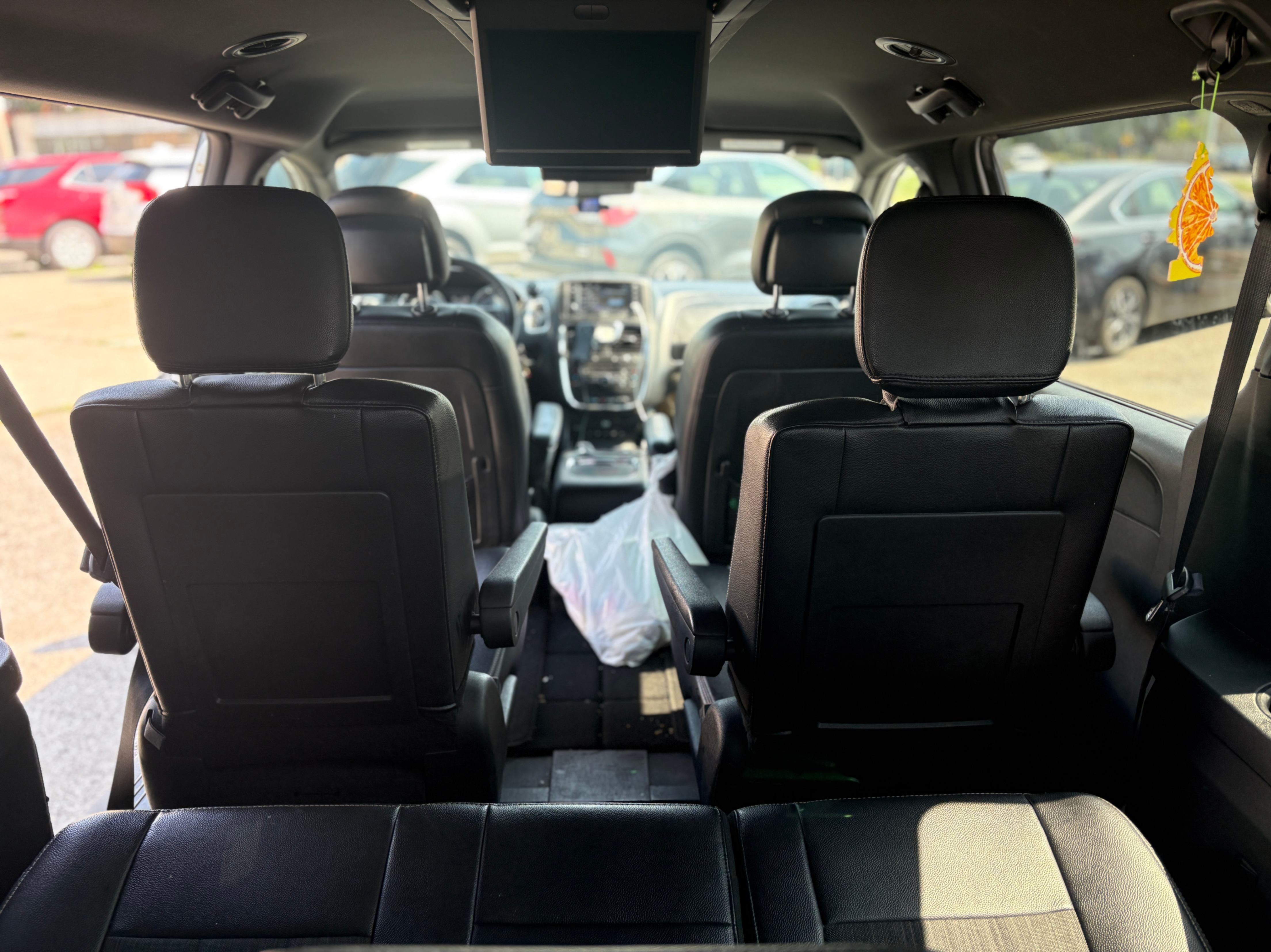 /autonationcarsales/2015-Chrysler-Town&-1388831325123867.jpg