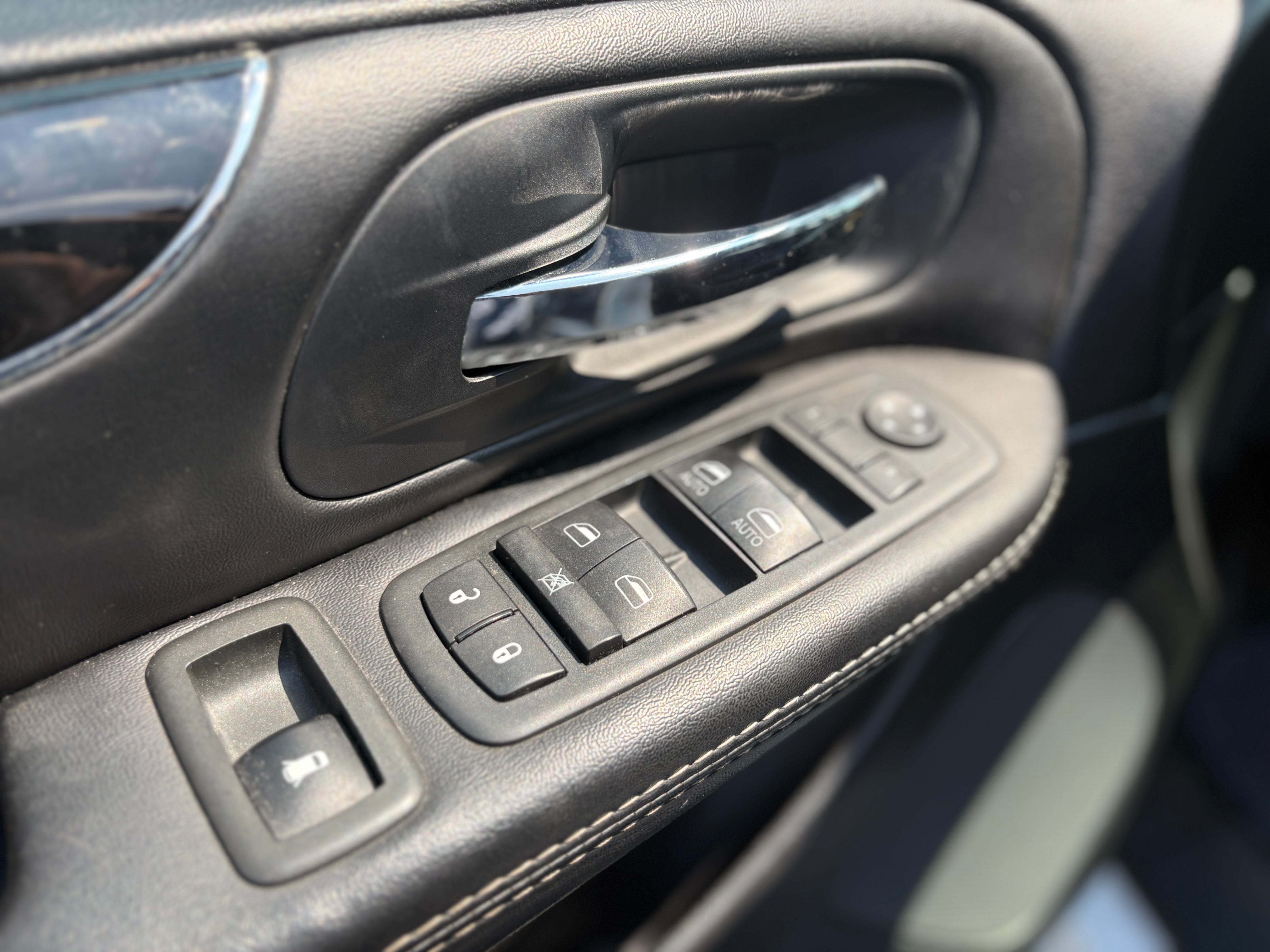 /autonationcarsales/2015-Chrysler-Town&-19588519624090983.jpg