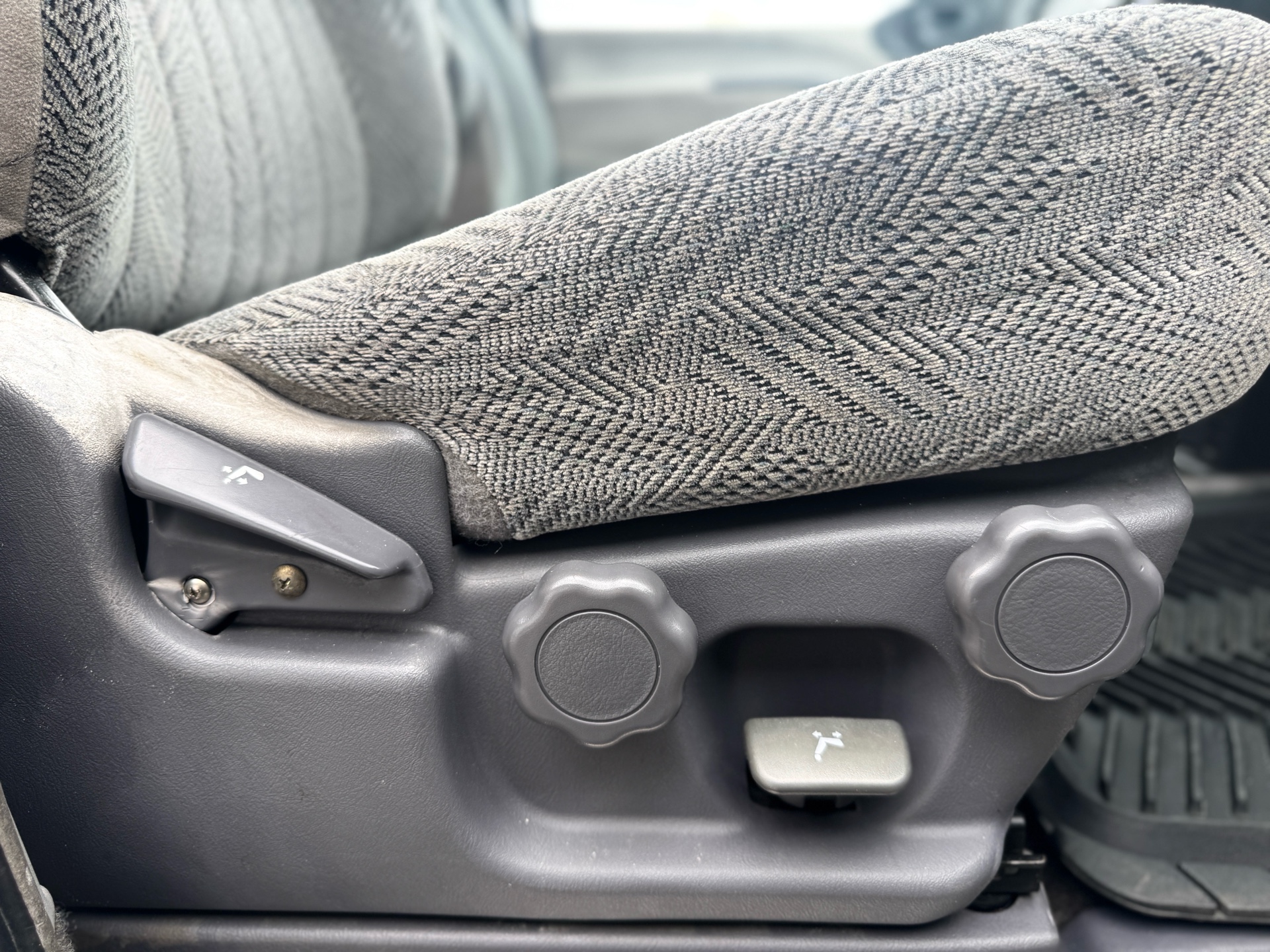 /azureautogallery1/1997-Mitsubishi-Delica-44020547726044135.jpg