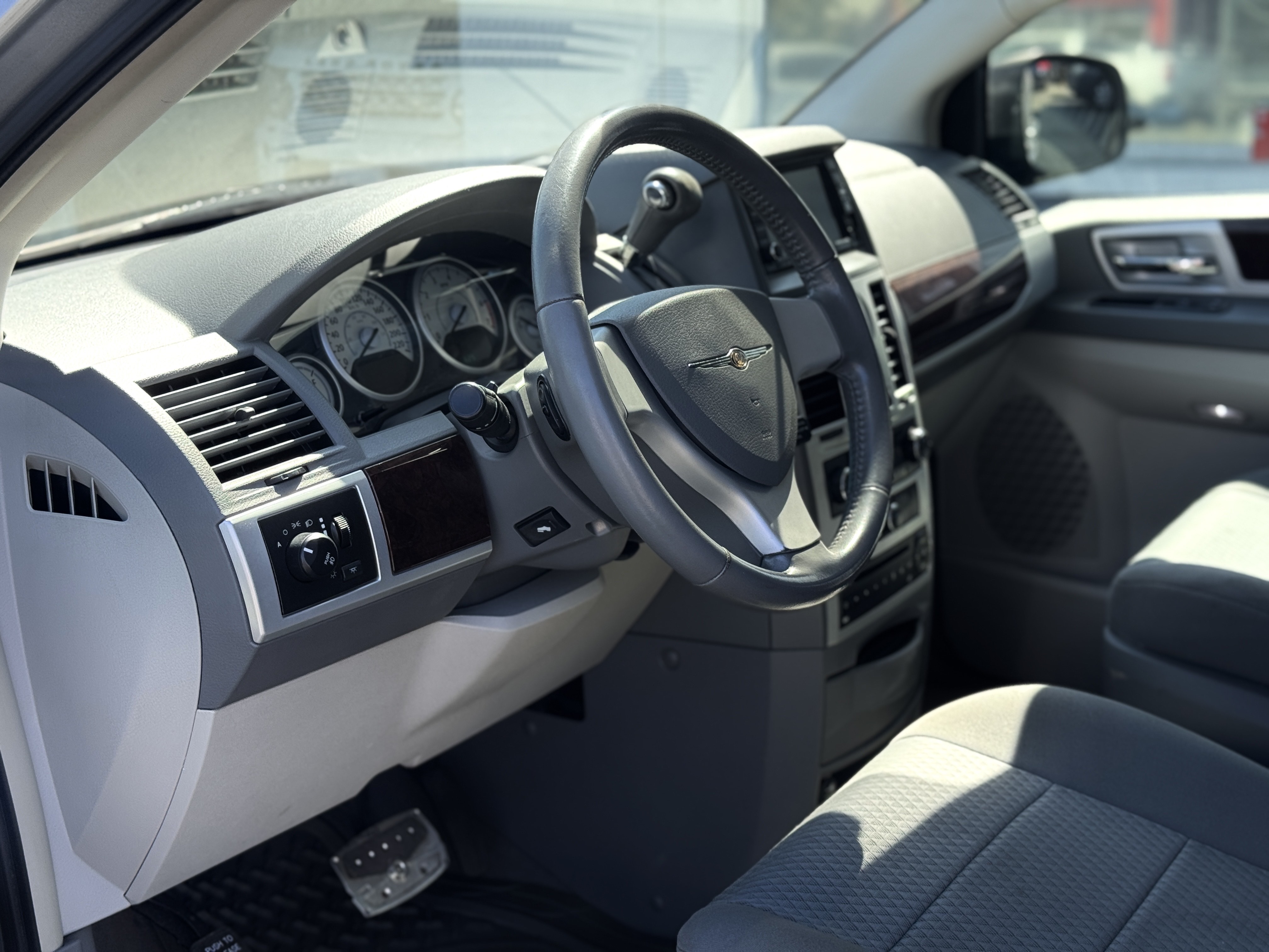 /azureautogallery1/2010-Chrysler-Town&-9032471661796357.jpg