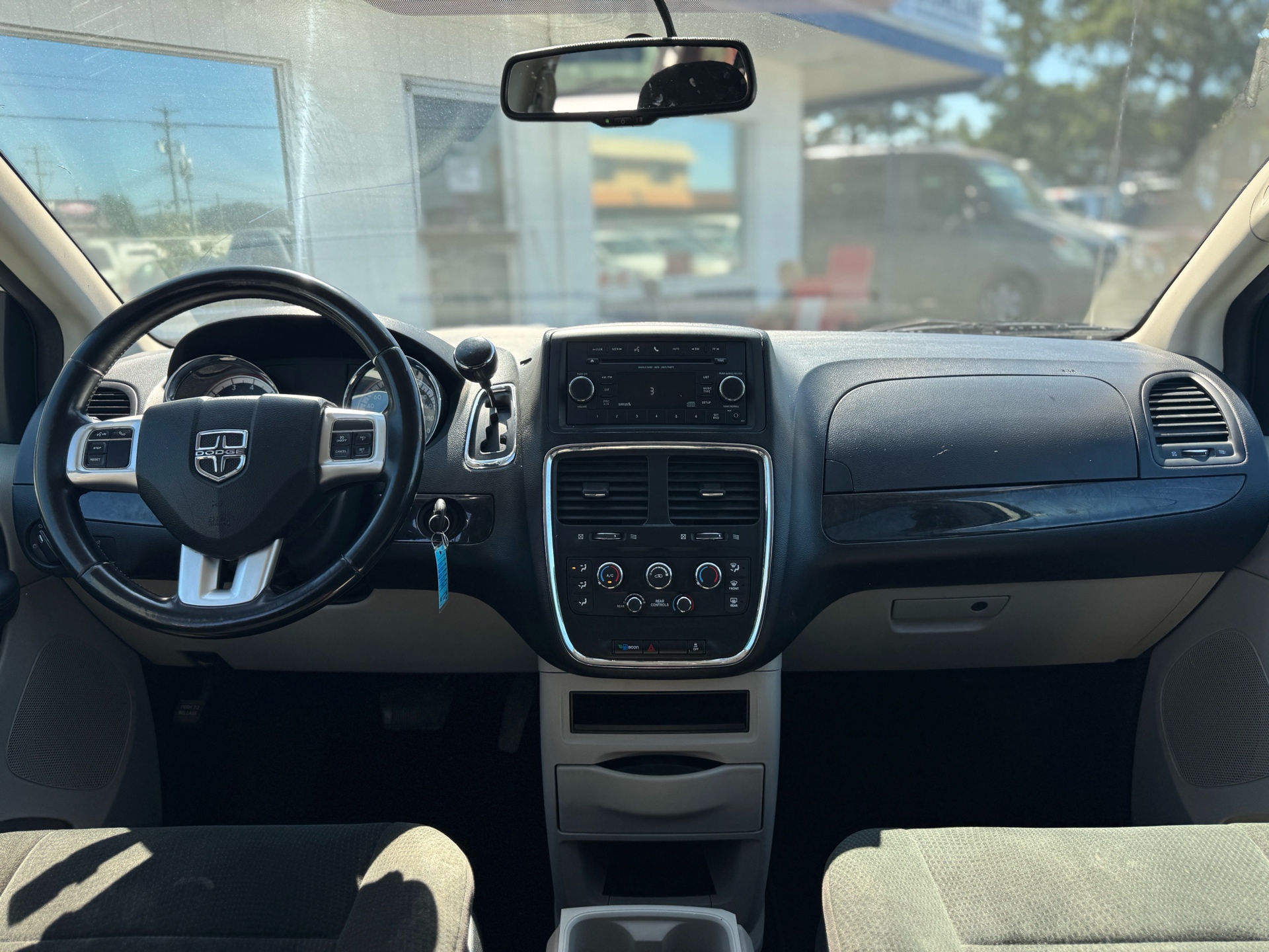 /azureautogallery1/2012-Dodge-GrandCaravan-27072722256771886.jpg