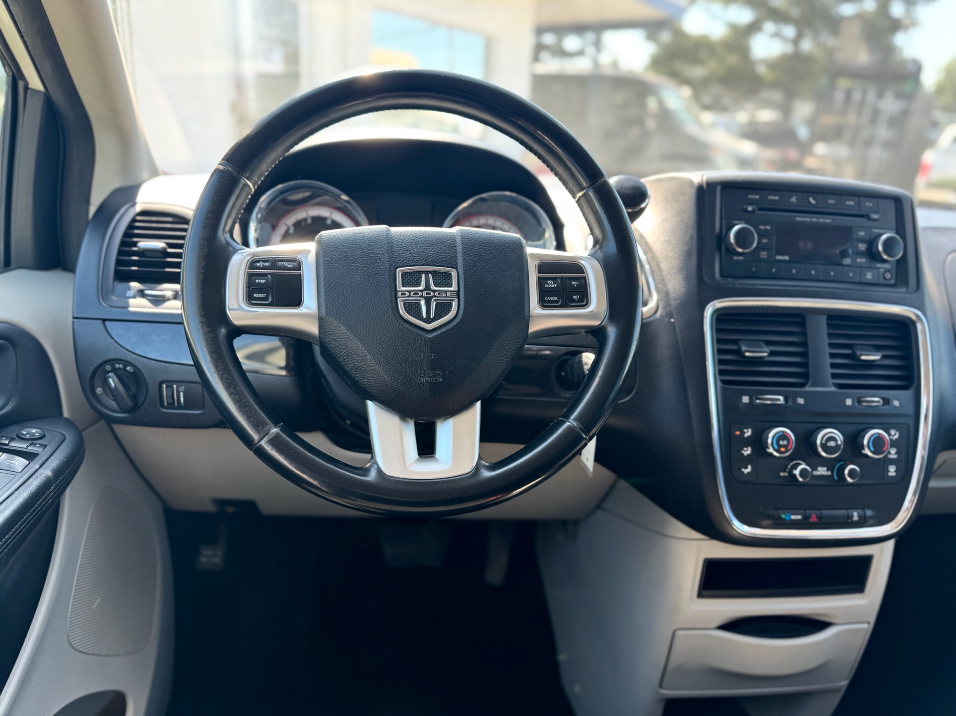 /azureautogallery1/2012-Dodge-GrandCaravan-5655453103704327.jpg