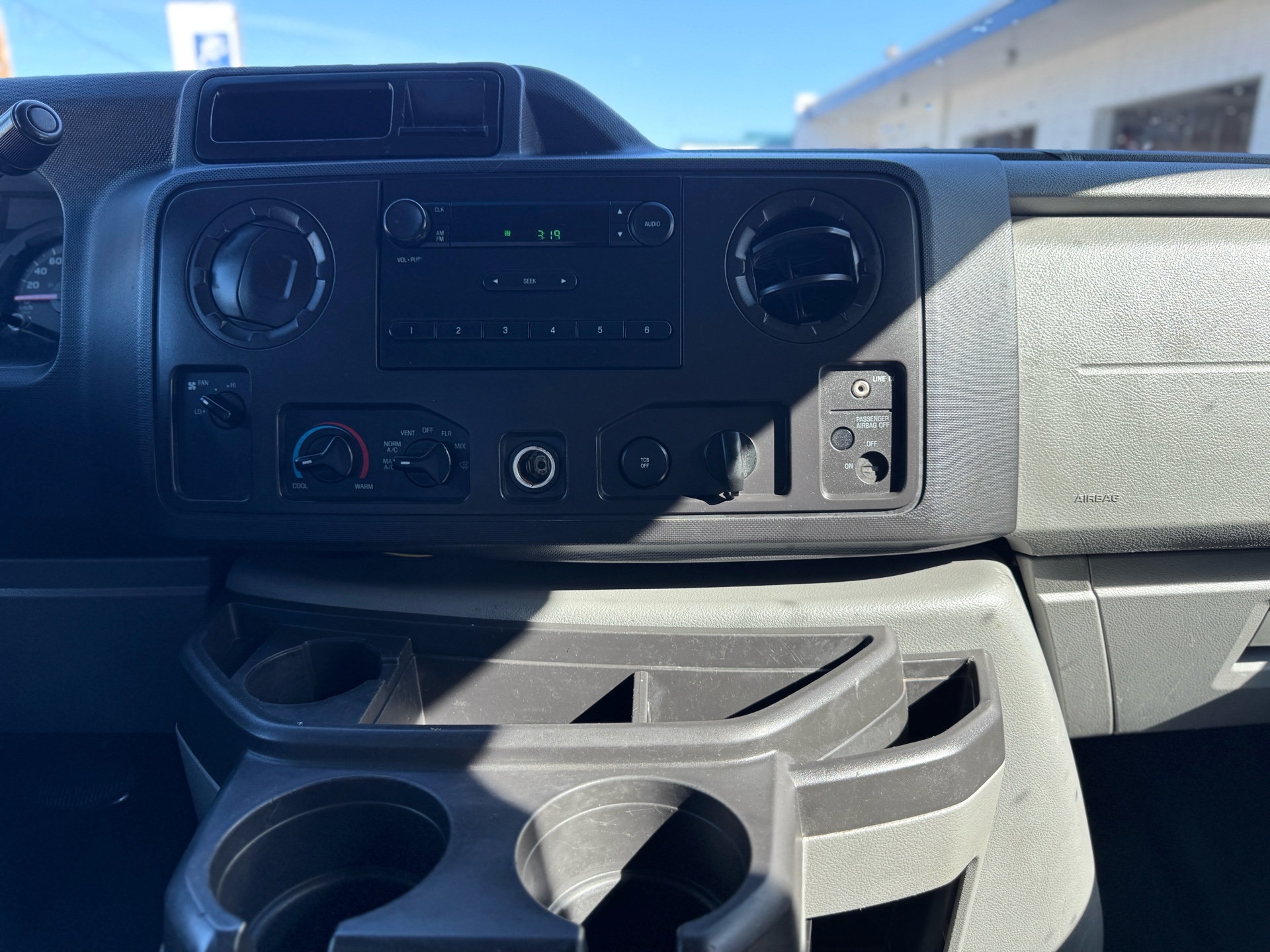 /azureautogallery1/2012-Ford-Econoline-5057002183024546.jpg