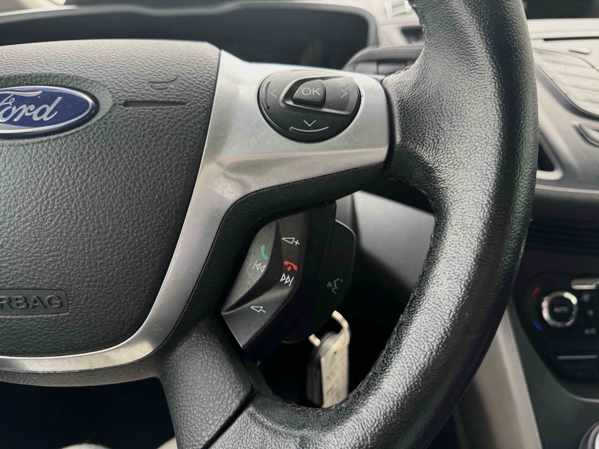 /azureautogallery1/2013-Ford-C-Max-11188900779186417.jpg
