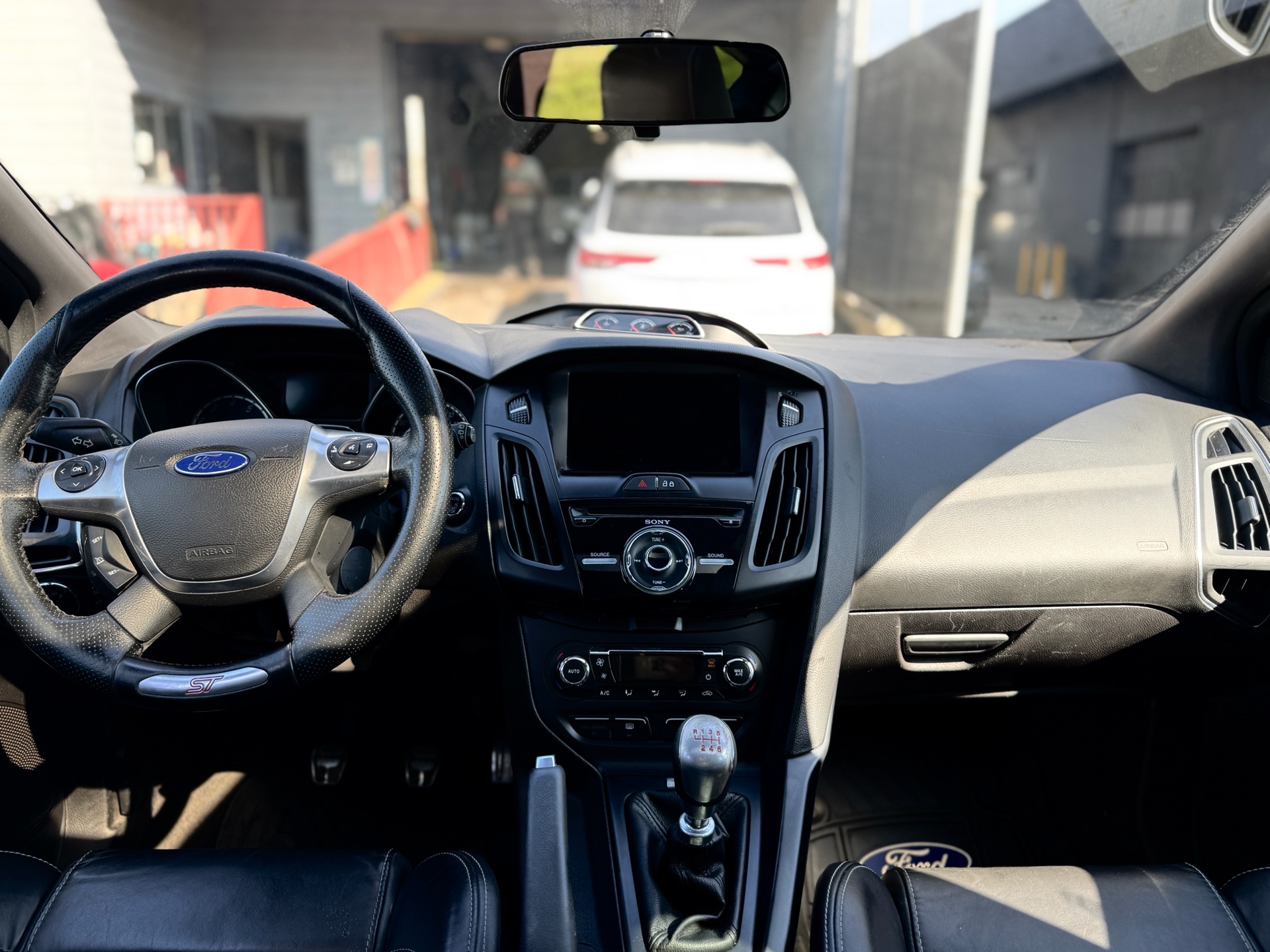 /azureautogallery1/2014-Ford-Focus-004409189104803257.jpg
