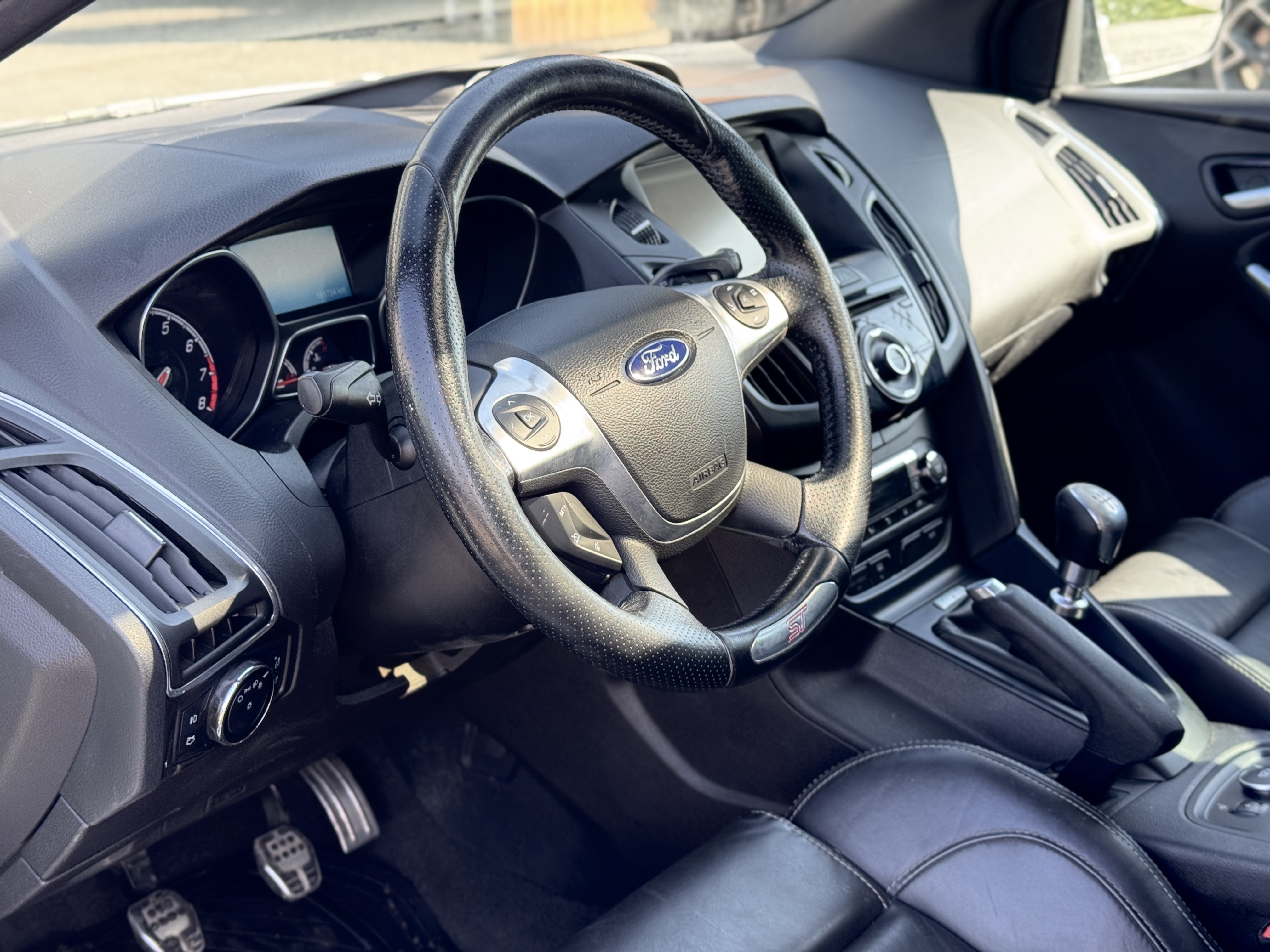/azureautogallery1/2014-Ford-Focus-6666877657010535.jpg