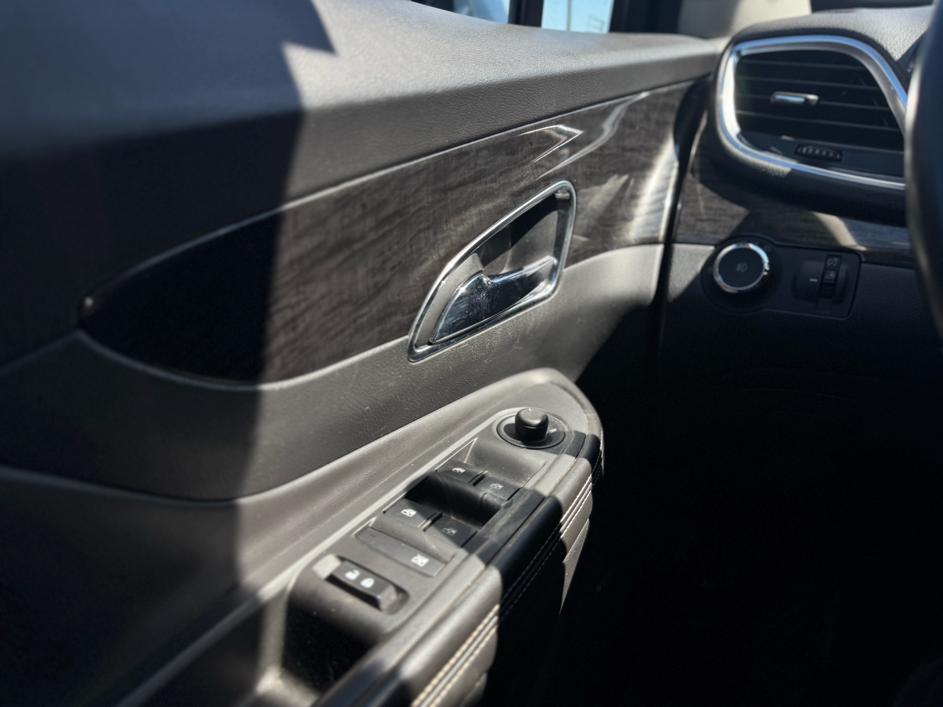 /azureautogallery1/2015-Buick-Encore-7086345465872883.jpg