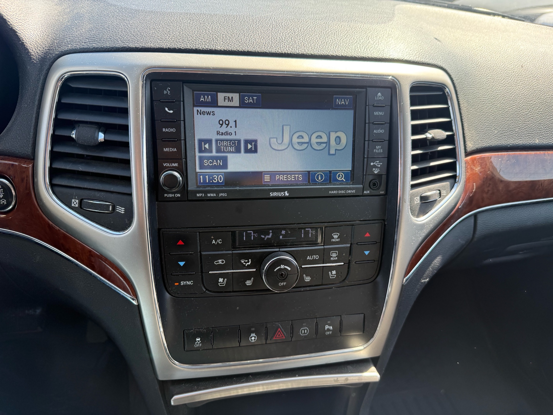 /cambridgemotors/2011-Jeep-GrandCherokee-9838380313522317.jpg