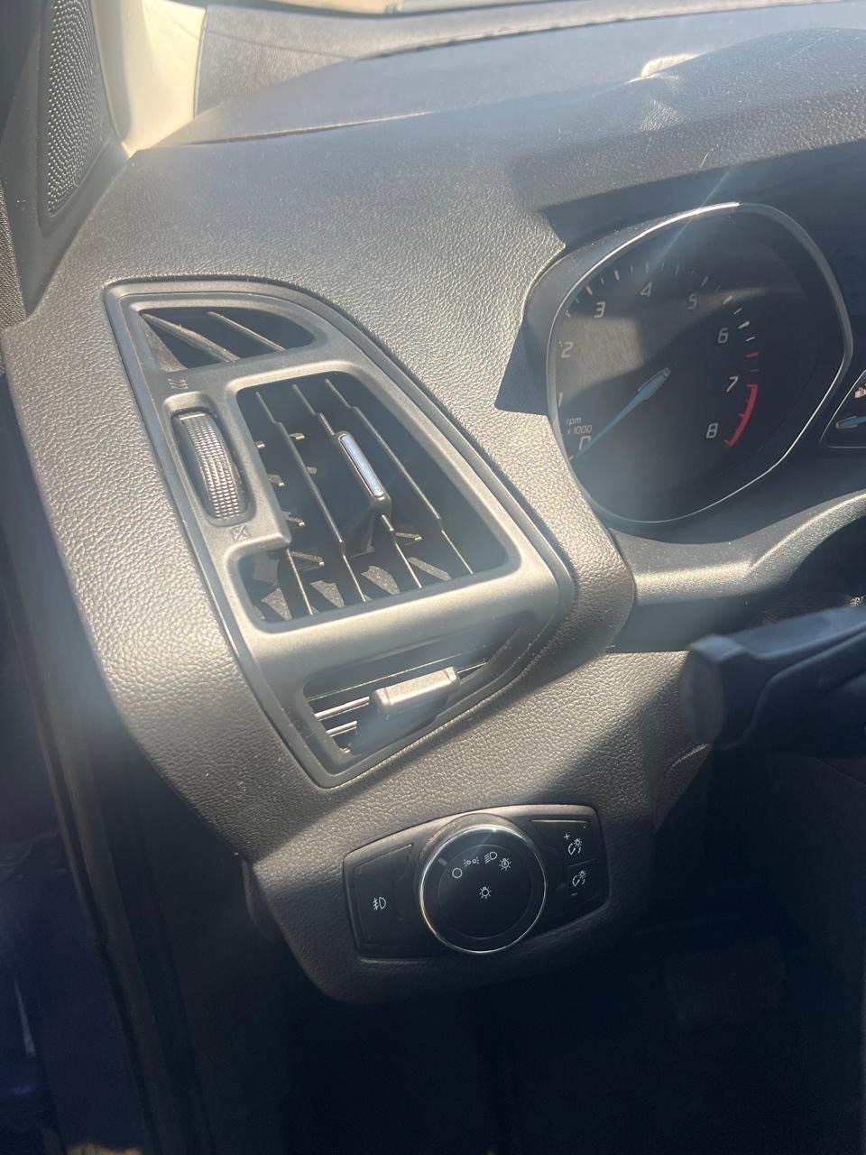 /cambridgemotors/2013-Ford-Escape-28097047453904467.jpg