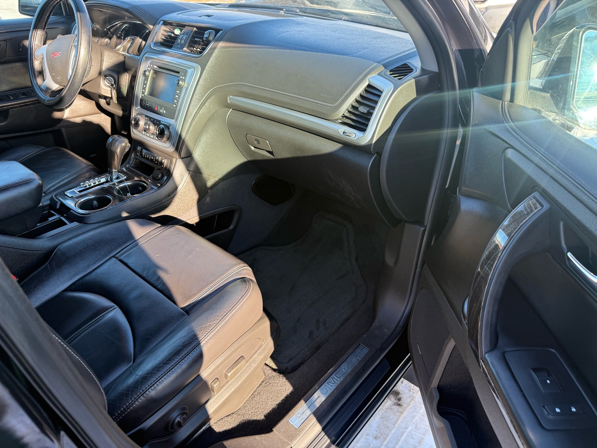 /cambridgemotors/2014-GMC-Acadia-5834009409616459.jpg