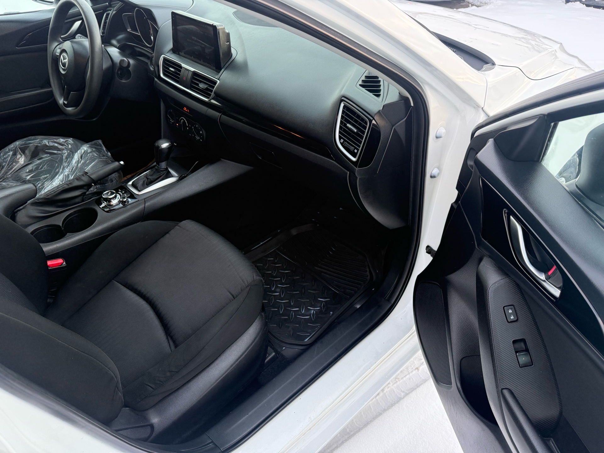 /cambridgemotors/2014-Mazda-Mazda3-333775716812887.jpg
