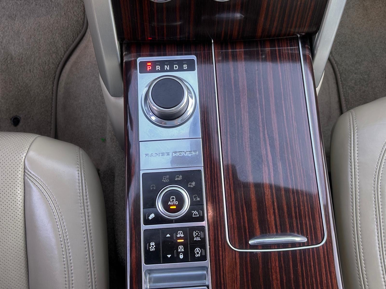 /cambridgemotors/2015-LandRover-RangeRover-928692140095374.jpg
