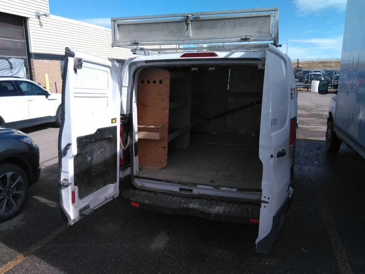 /cambridgemotors/2017-Ford-Transit-2365790500192706.jpg