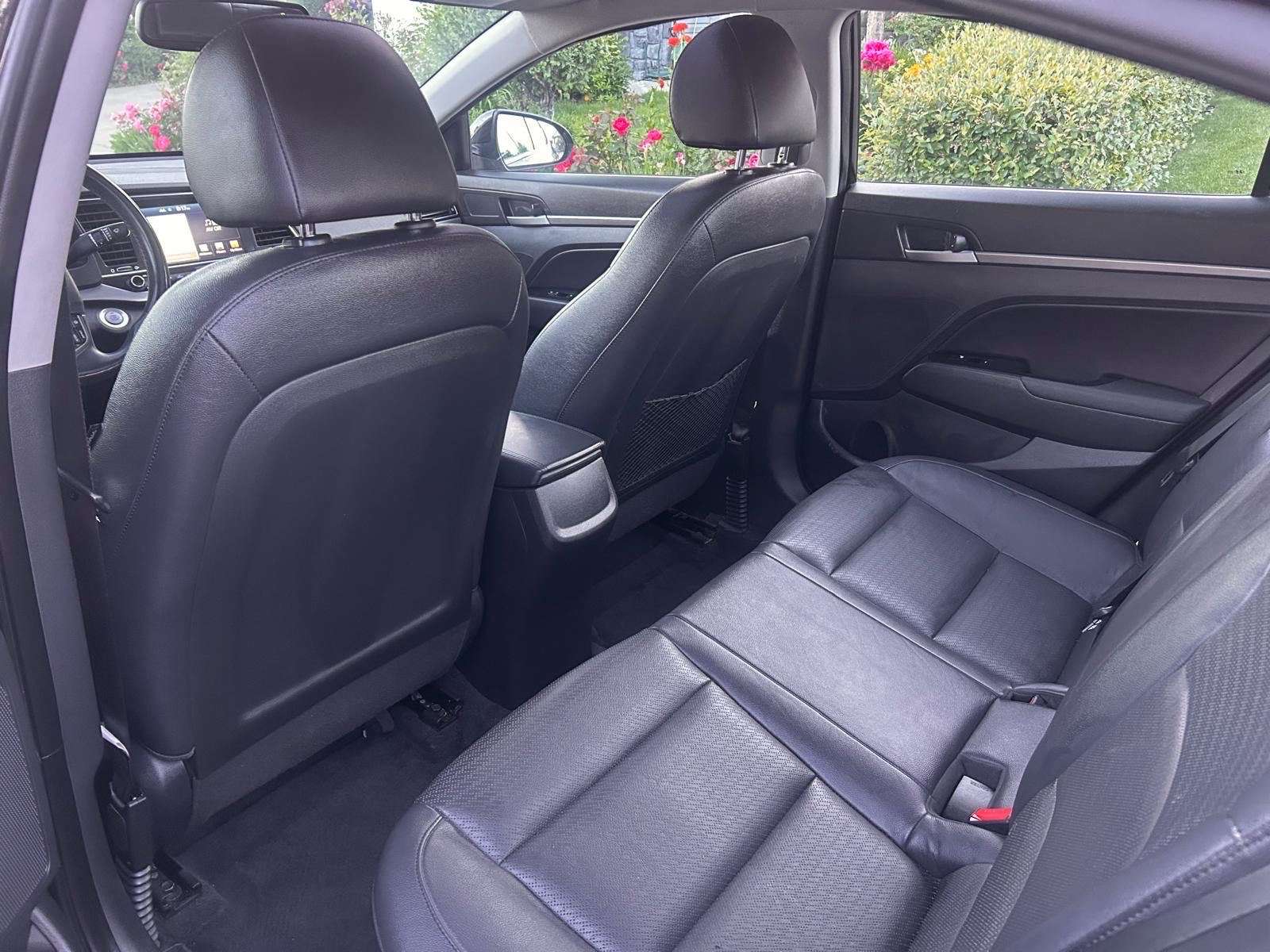 /cambridgemotors/2017-Hyundai-Elantra-059205047315411985.jpg