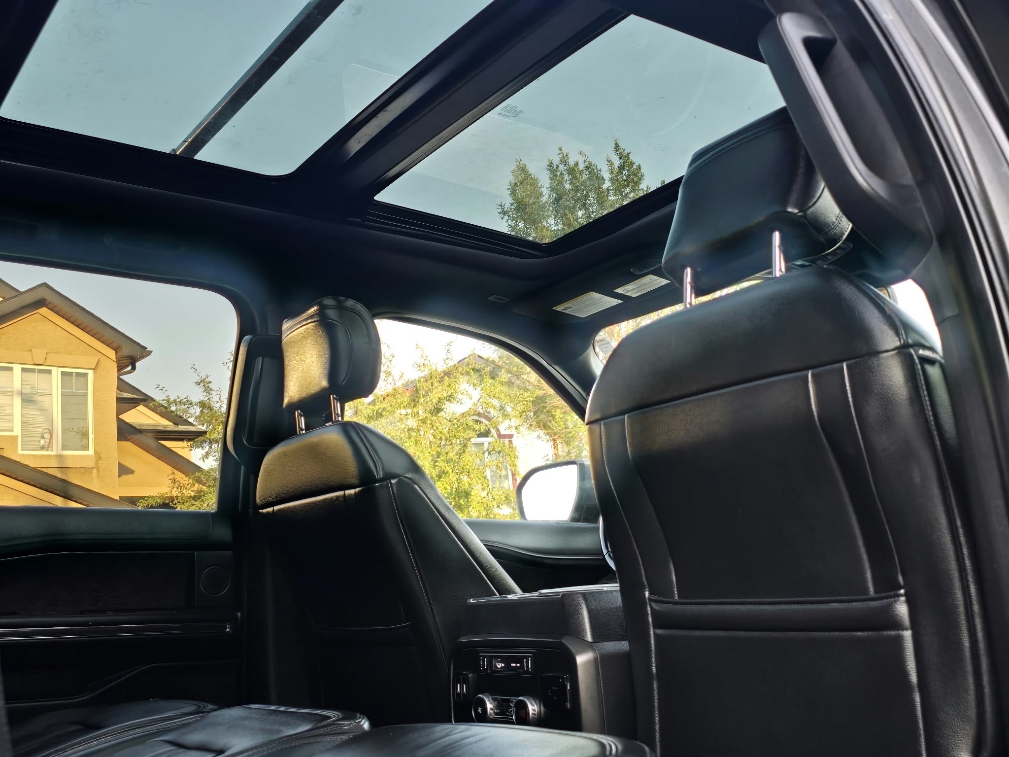 /cambridgemotors/2018-Ford-Expedition-36032158283436666.jpg