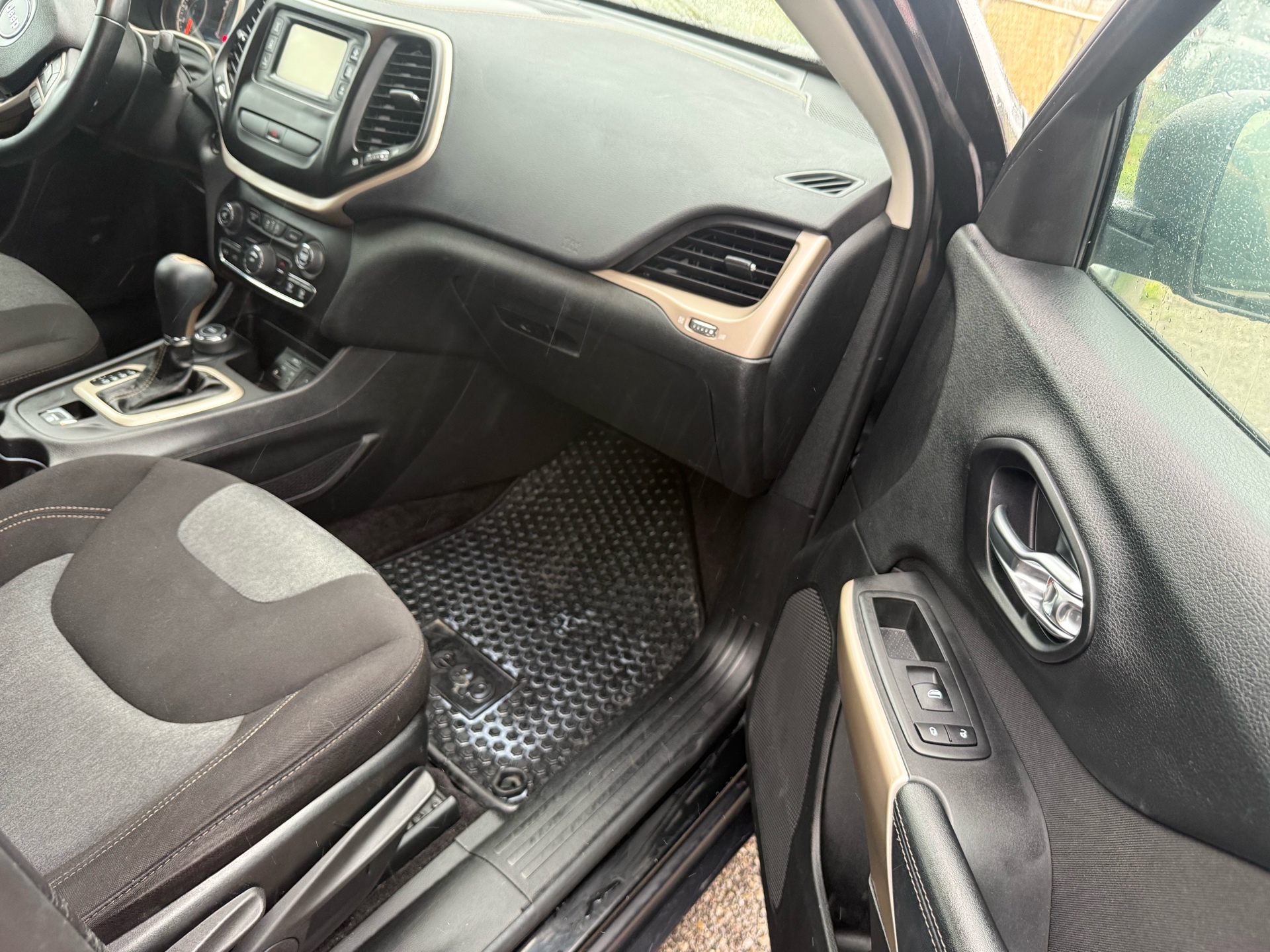 /cambridgemotors/2018-Jeep-Cherokee-3386518537976666.jpg