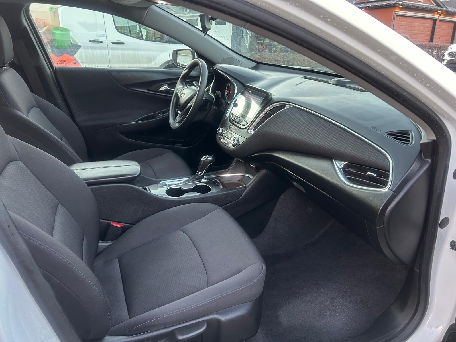 /cambridgemotors/2019-Chevrolet-Malibu-046890897969536605.jpg