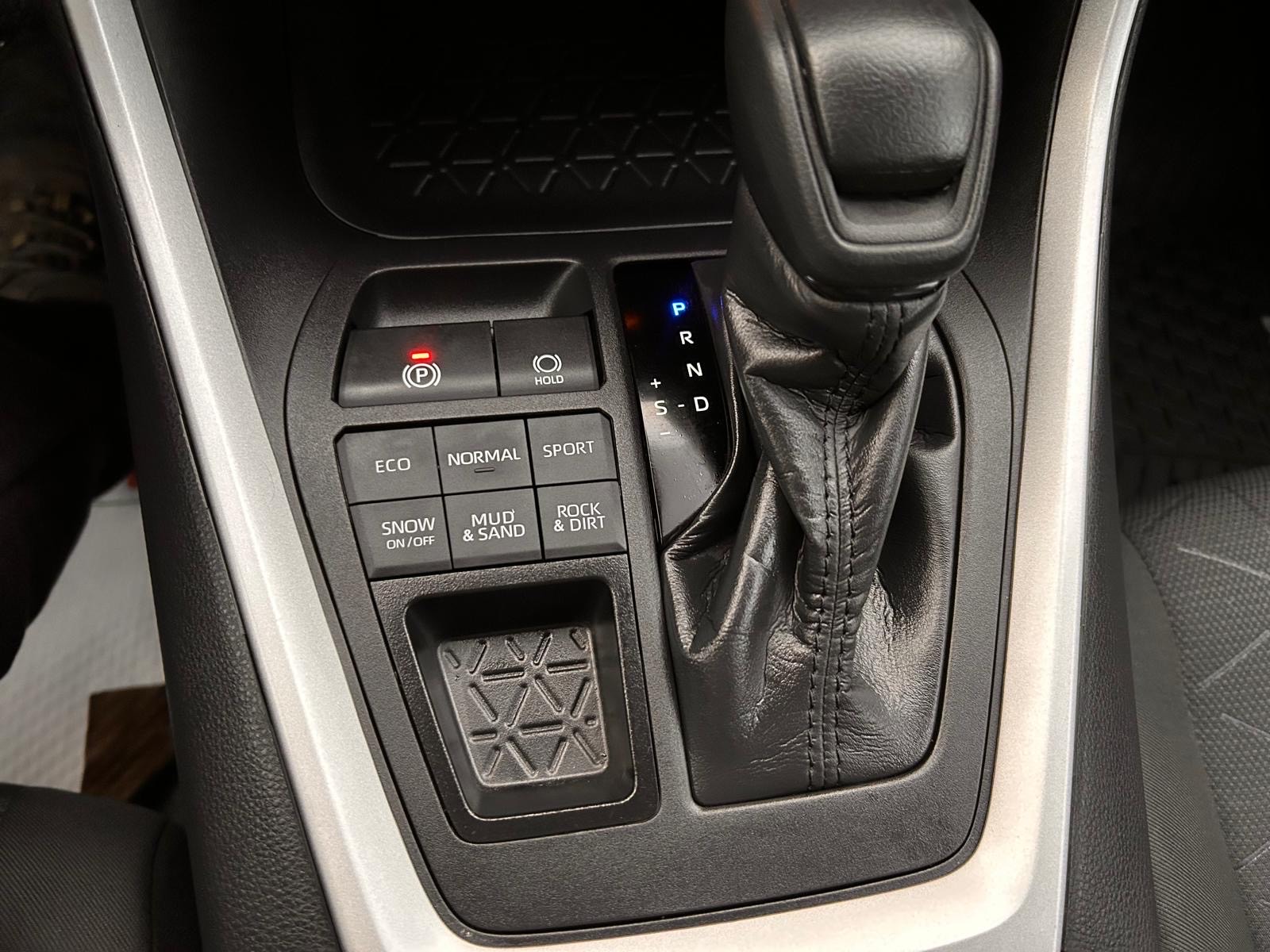 /cambridgemotors/2025-Toyota-RAV4-1698070353063419.jpg