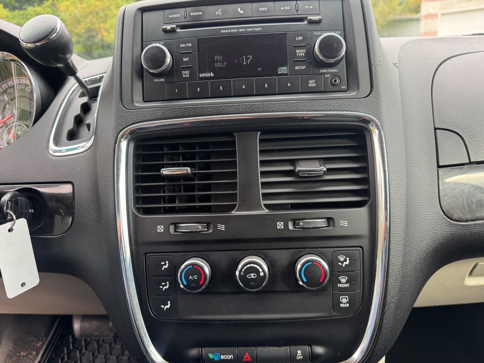 /canadacars/2012-Dodge-GrandCaravan-06835041798306629.jpg