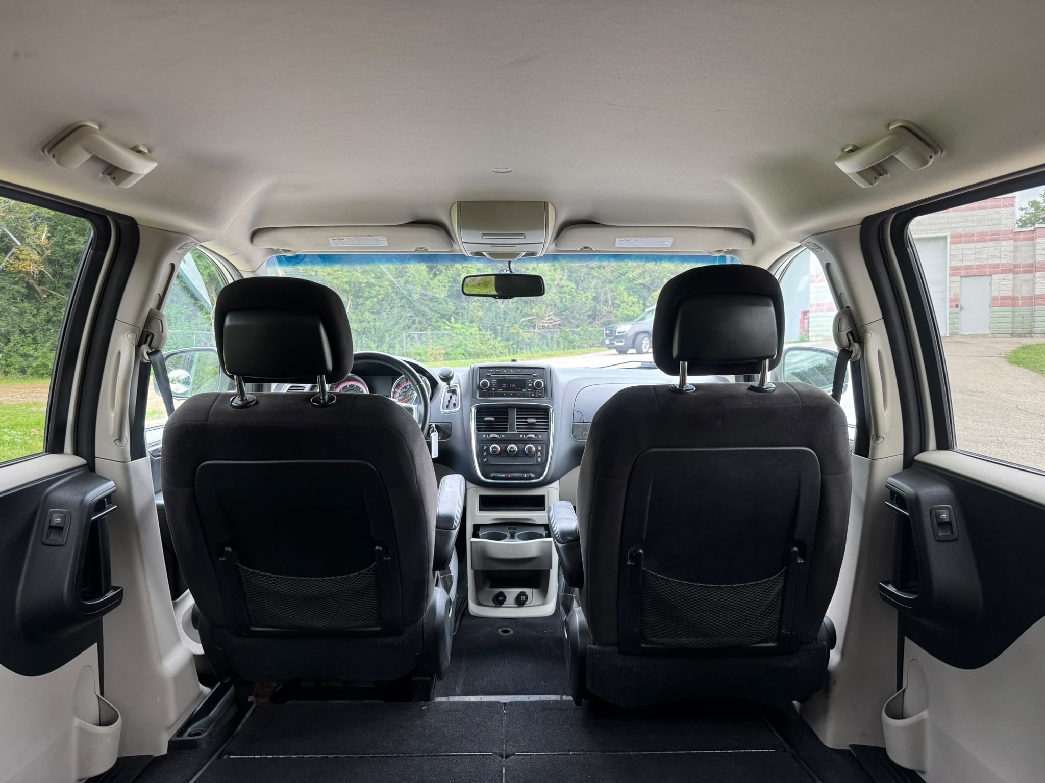 /canadacars/2012-Dodge-GrandCaravan-44638606965969974.jpg