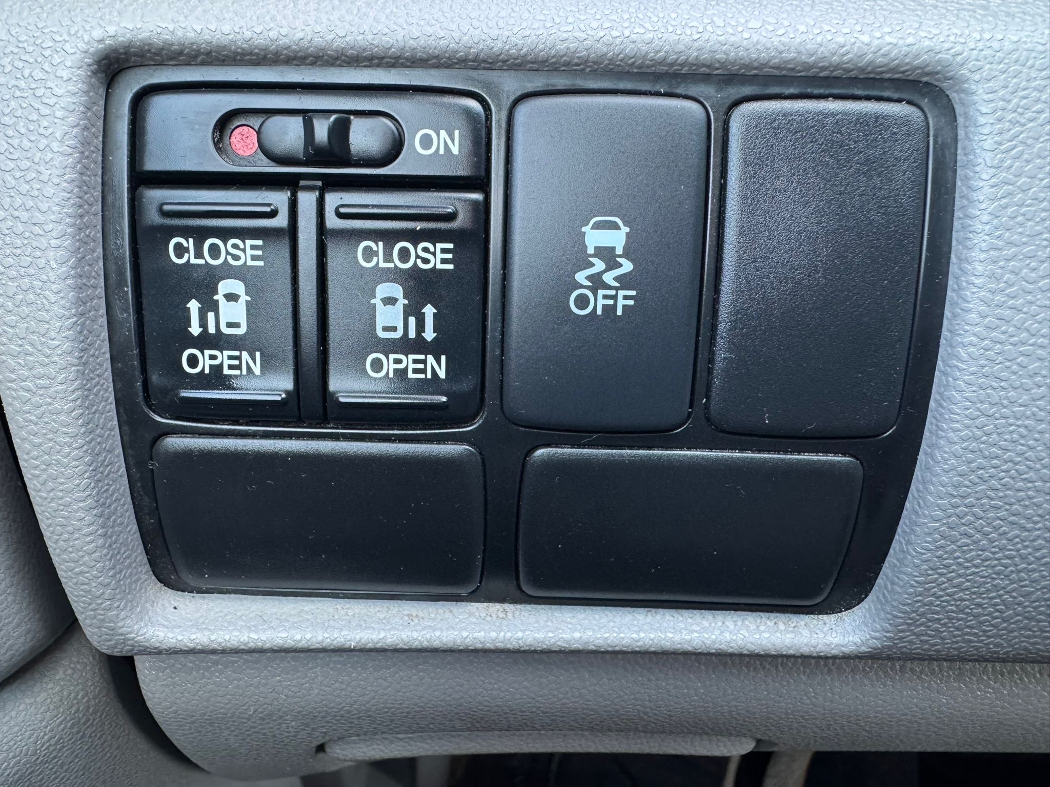/canadacars/2012-Honda-Odyssey-306609013230678.jpg