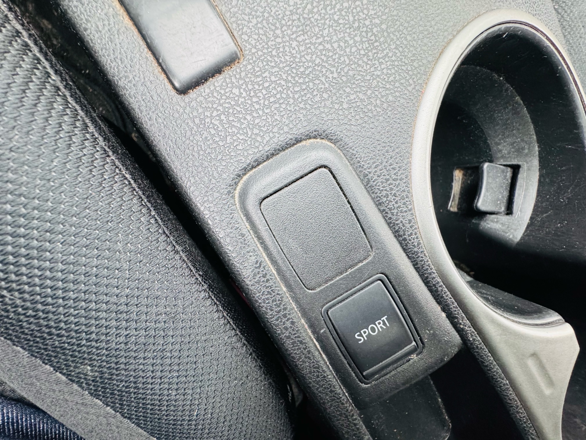 /canadacars/2013-Nissan-Rogue-28802075065720967.jpg