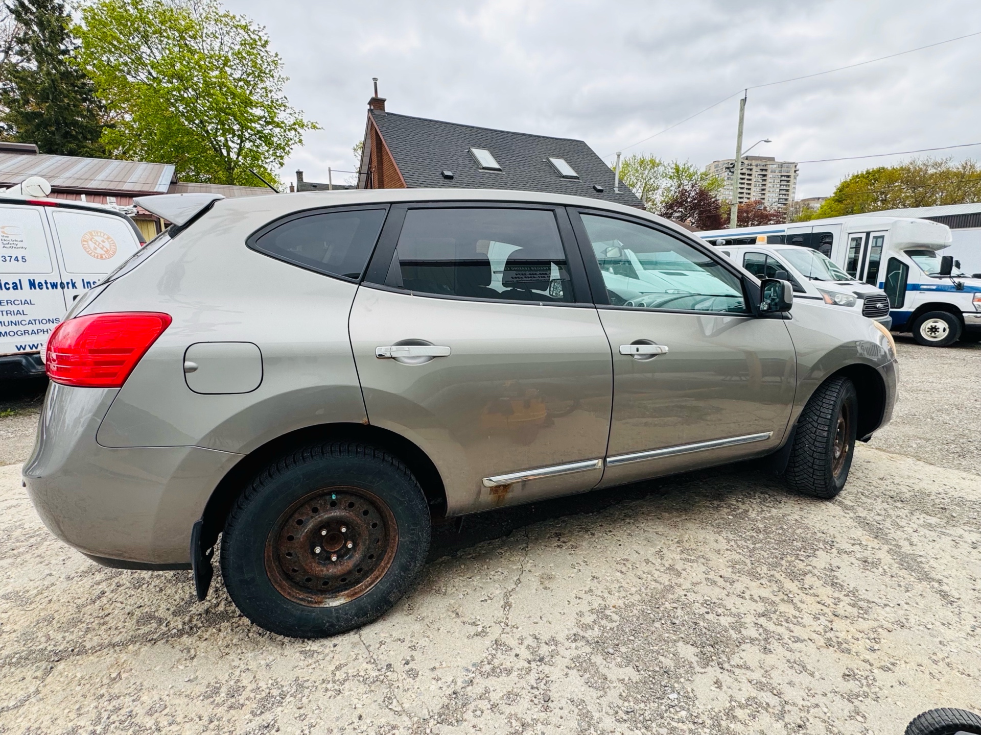 /canadacars/2013-Nissan-Rogue-7963728983729039.jpg