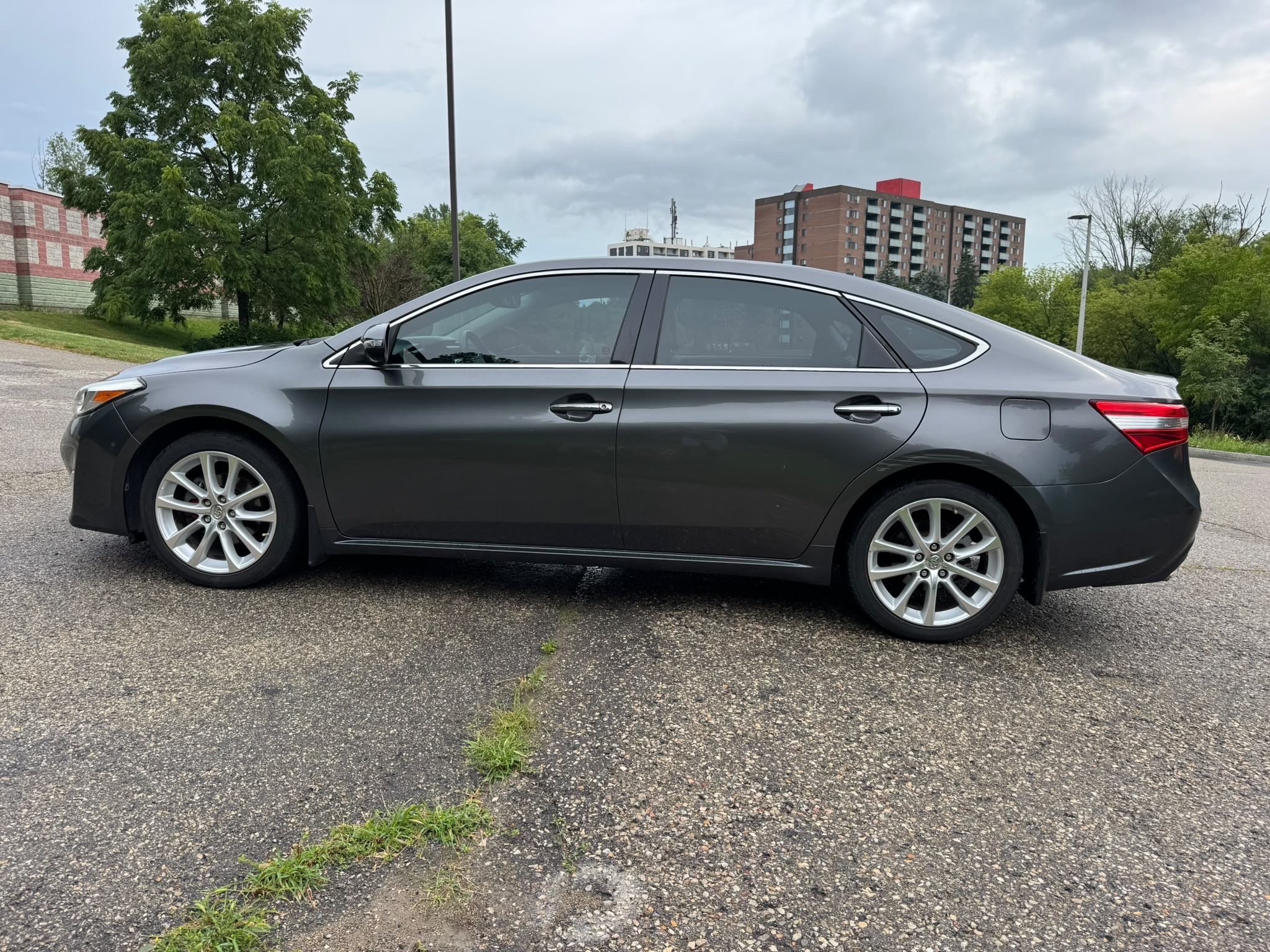 /canadacars/2013-Toyota-Avalon-3848834005455988.jpg