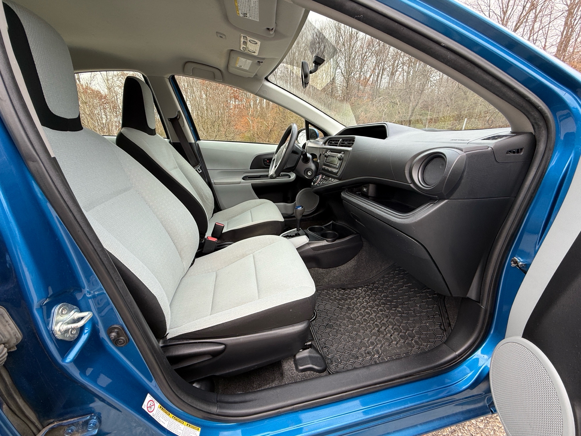 /canadacars/2013-Toyota-Priusc-25821343269698804.jpg