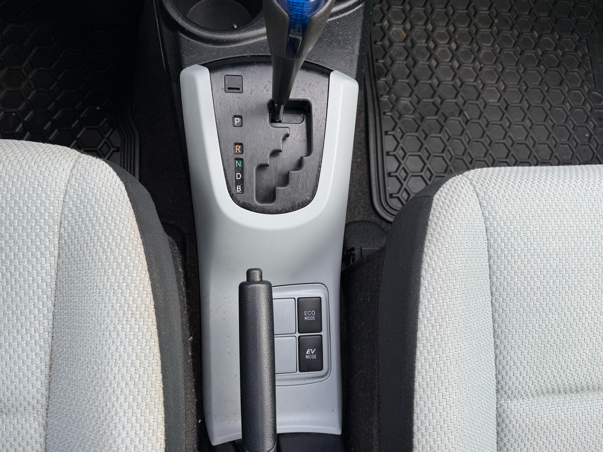 /canadacars/2013-Toyota-Priusc-5690461157313187.jpg