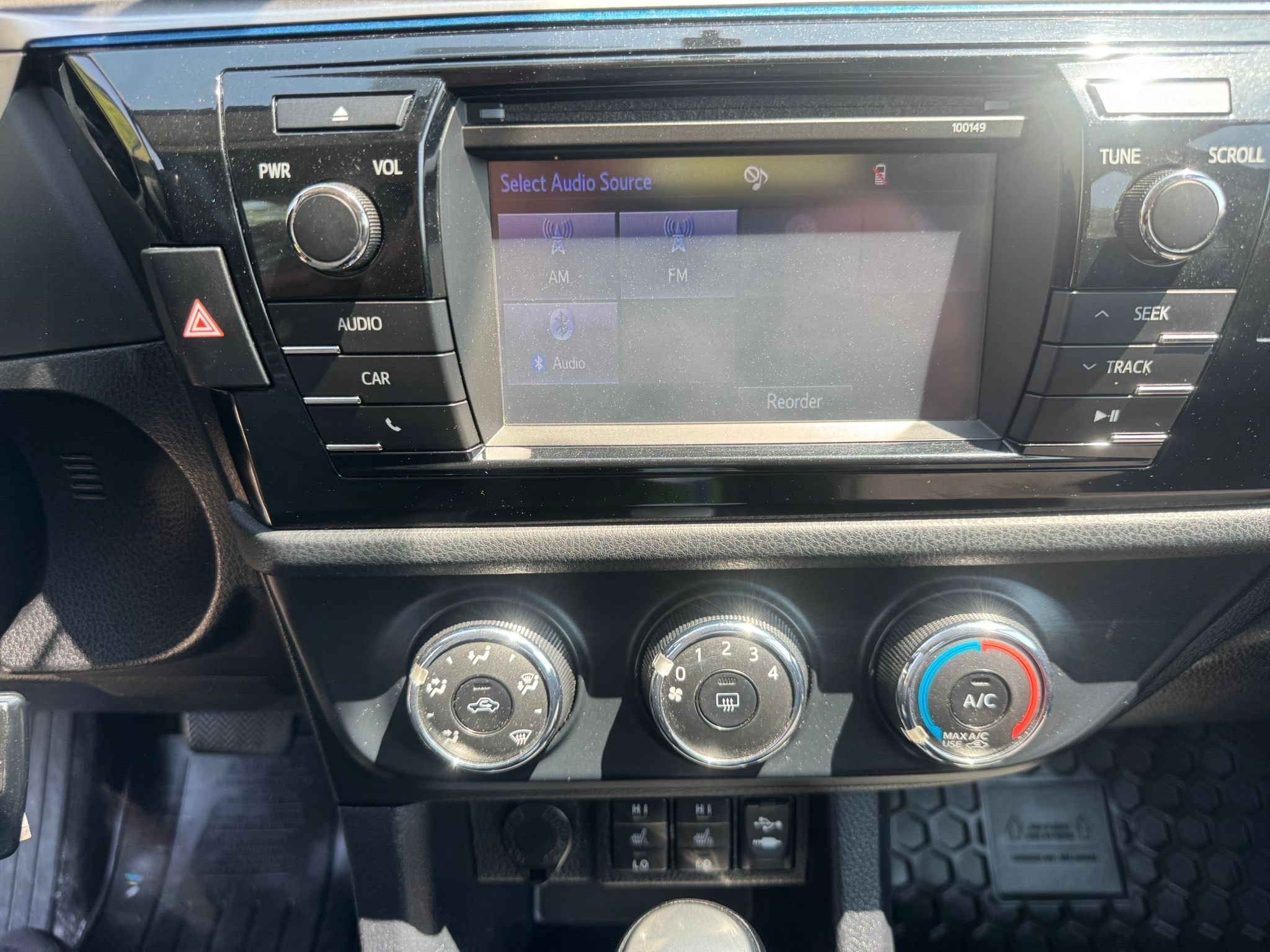/canadacars/2014-Toyota-Corolla-048556350823133476.jpg
