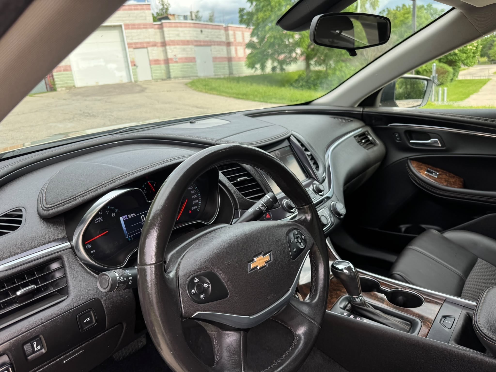 /canadacars/2015-Chevrolet-Impala-5622900085968061.jpg