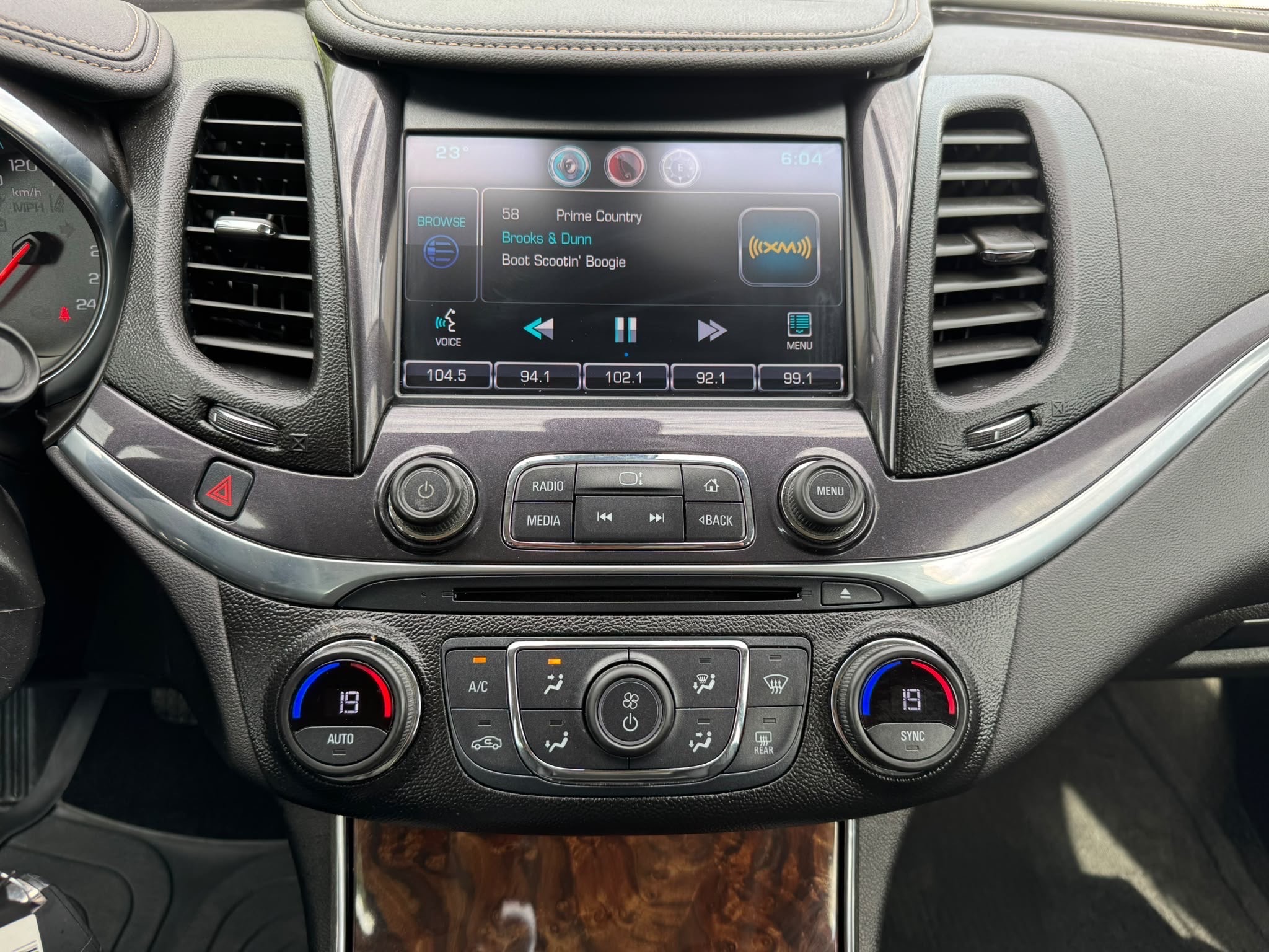 /canadacars/2015-Chevrolet-Impala-746045453353662.jpg