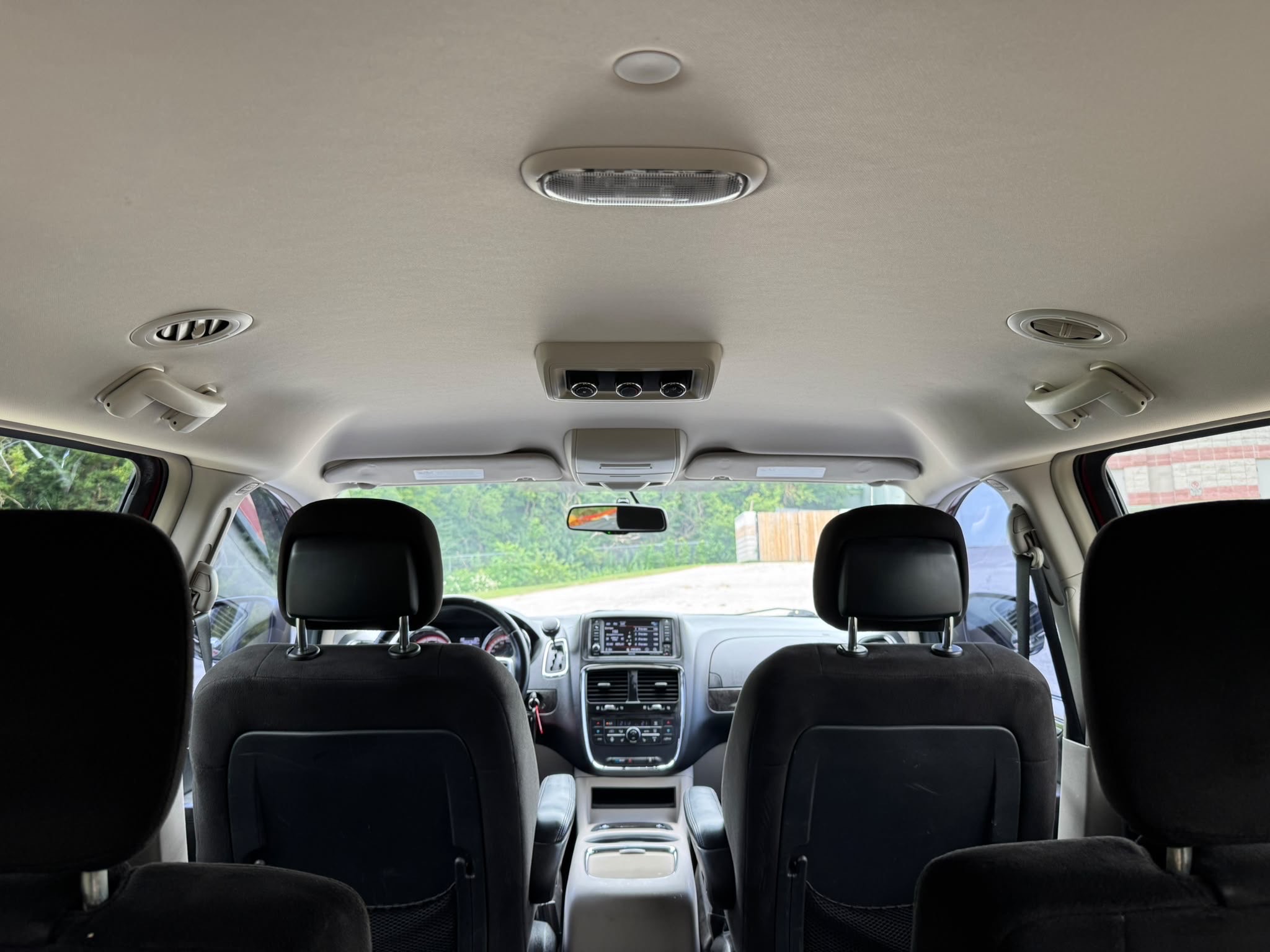 /canadacars/2015-Dodge-GrandCaravan-11363962586036802.jpg