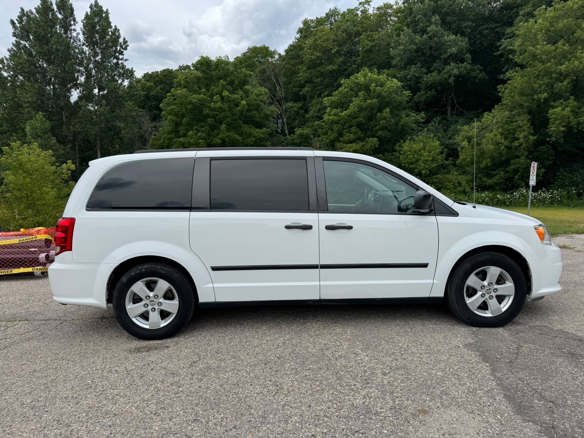 /canadacars/2015-Dodge-GrandCaravan-370906242109055.jpg