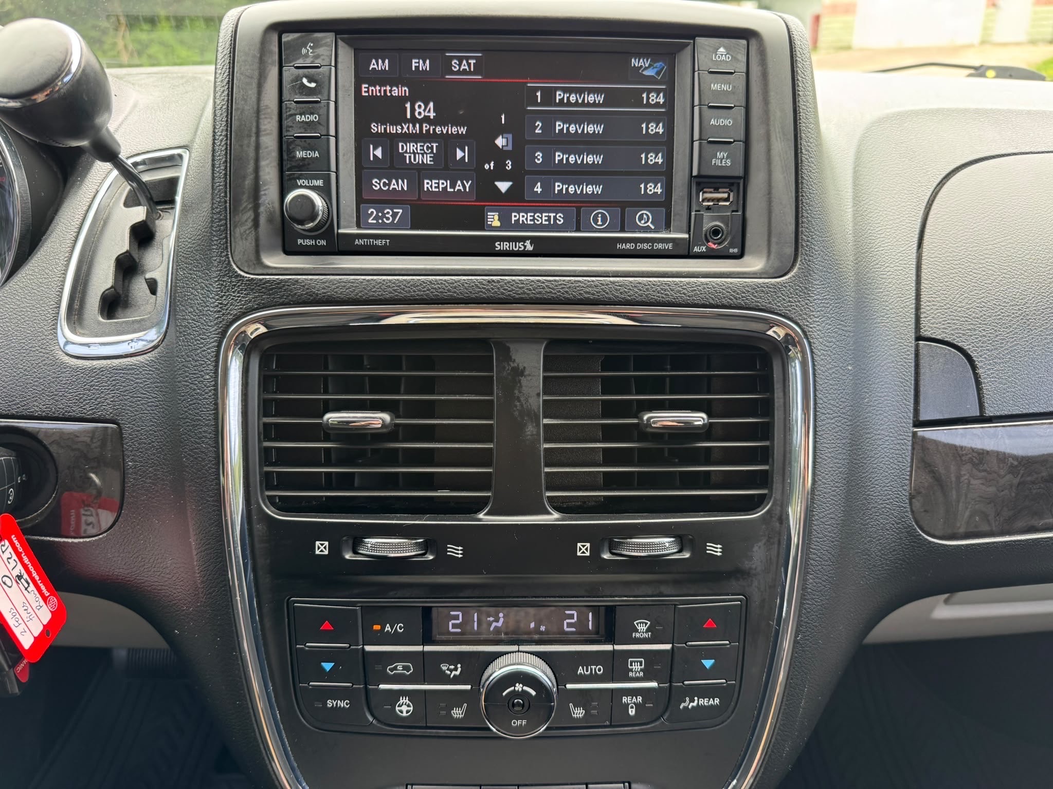 /canadacars/2015-Dodge-GrandCaravan-5662190472660706.jpg