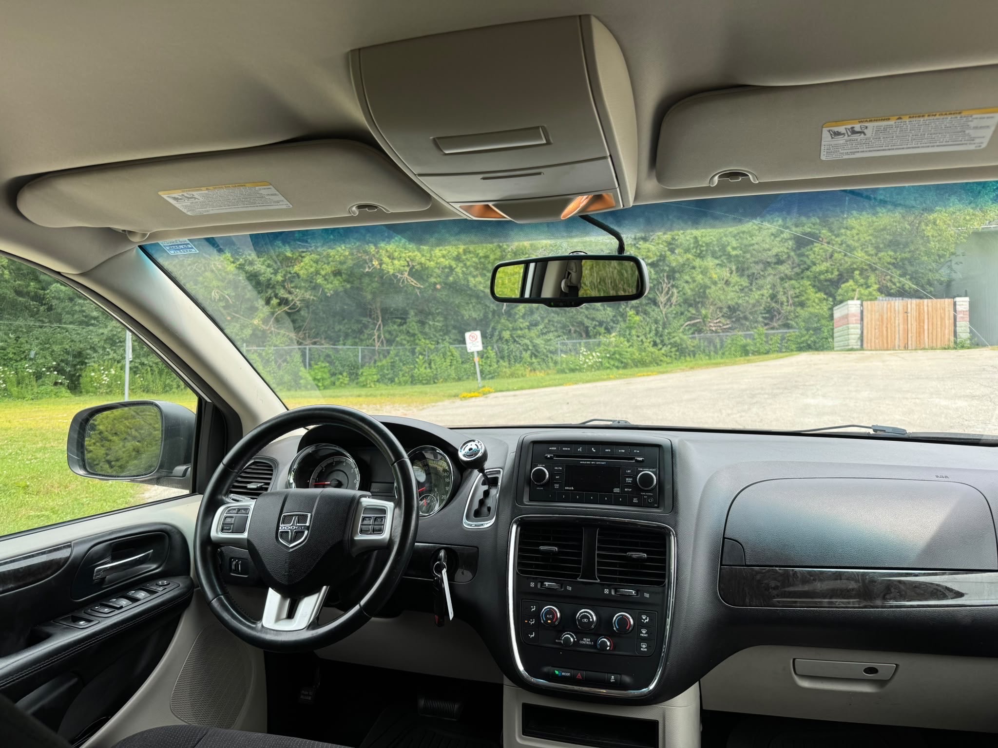 /canadacars/2015-Dodge-GrandCaravan-7584589614792236.jpg