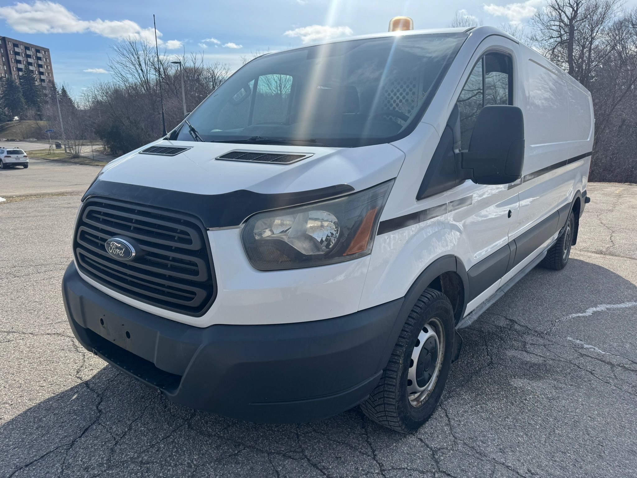 /canadacars/2015-Ford-Transit-49749913128407464.jpg