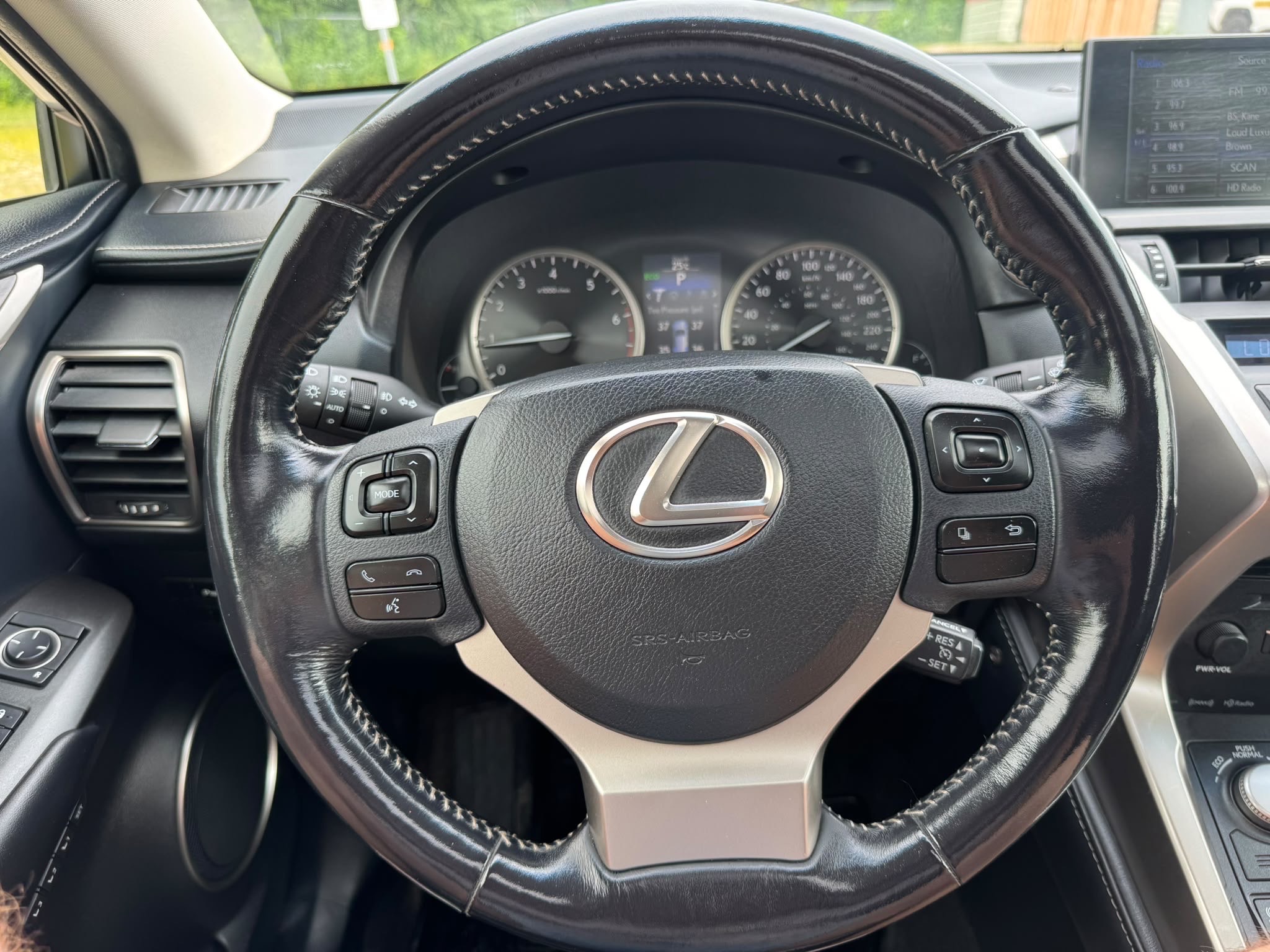 /canadacars/2015-Lexus-NX-04674261774530897.jpg