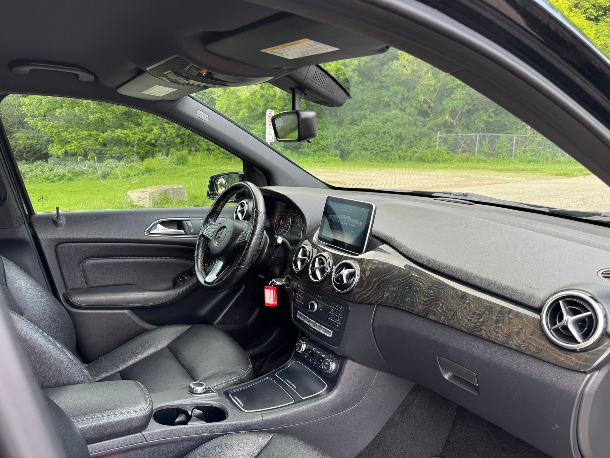 /canadacars/2015-Mercedes-Benz-B-Class-696383083569208.jpg